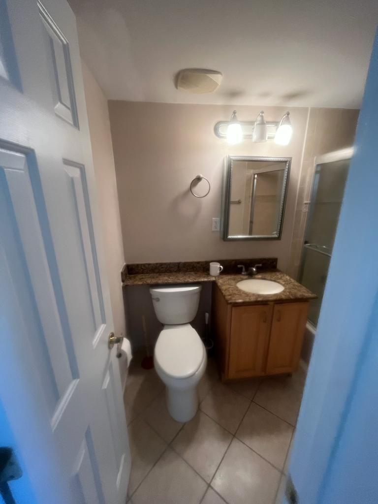924 SE 2nd #20, Fort Lauderdale FL 33301