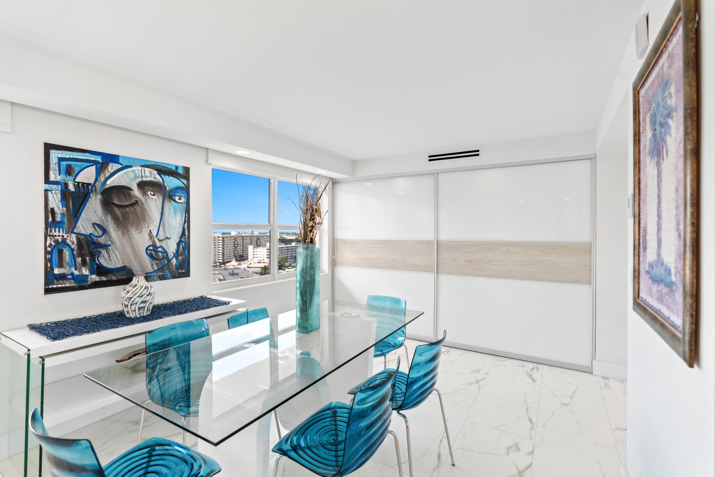 121 Golden Isles #Ph1, Hallandale Beach FL 33009