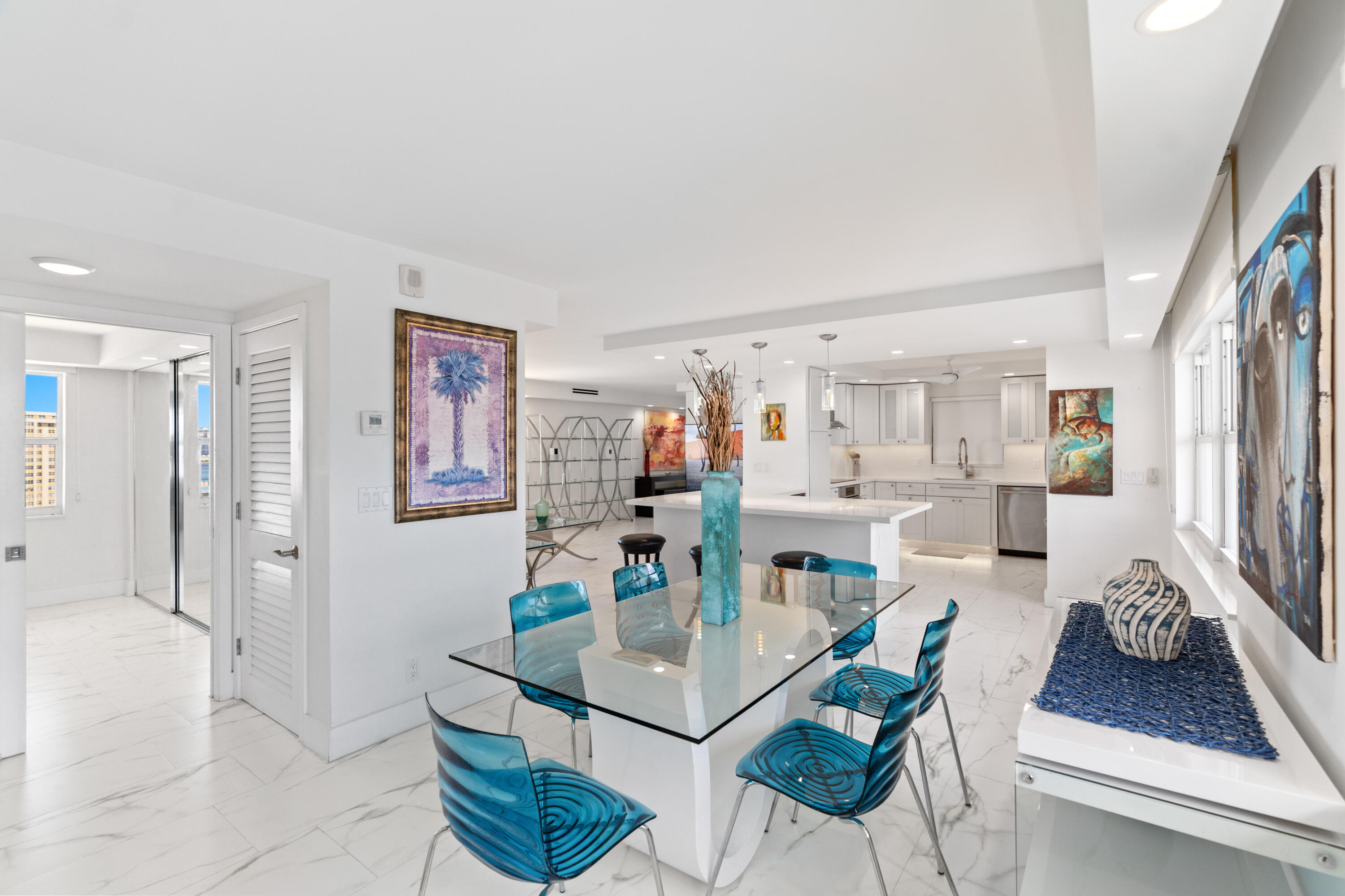 121 Golden Isles #Ph1, Hallandale Beach FL 33009