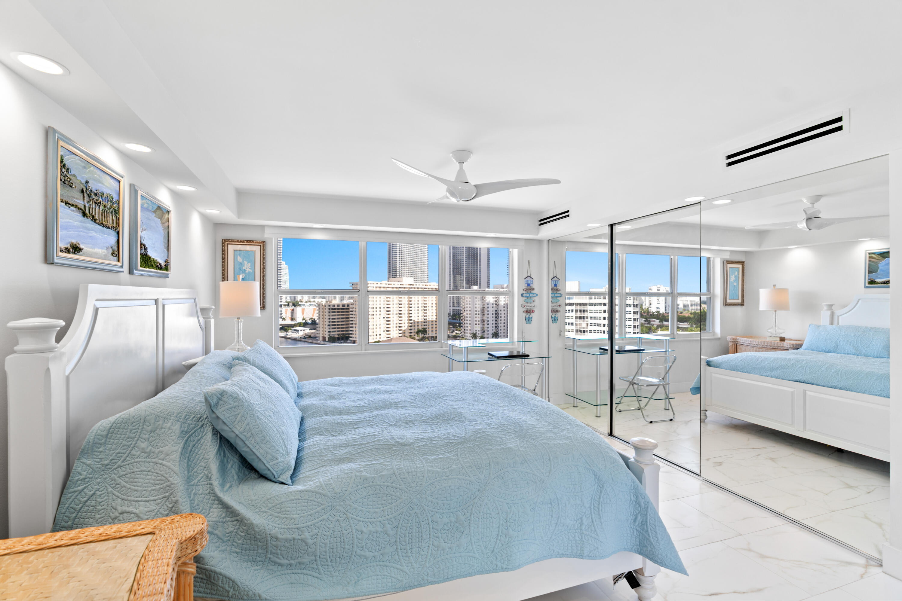 121 Golden Isles #Ph1, Hallandale Beach FL 33009