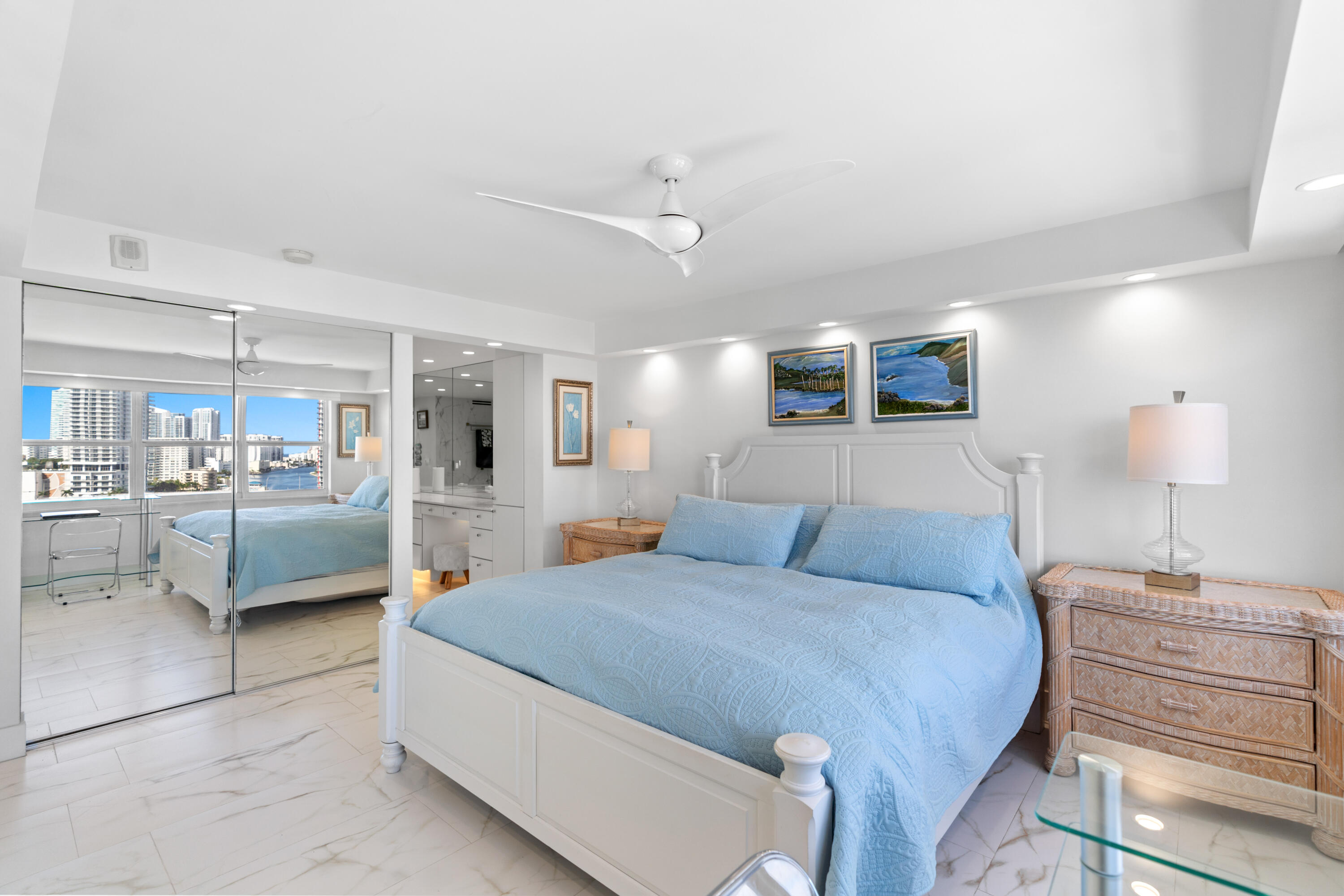 121 Golden Isles #Ph1, Hallandale Beach FL 33009