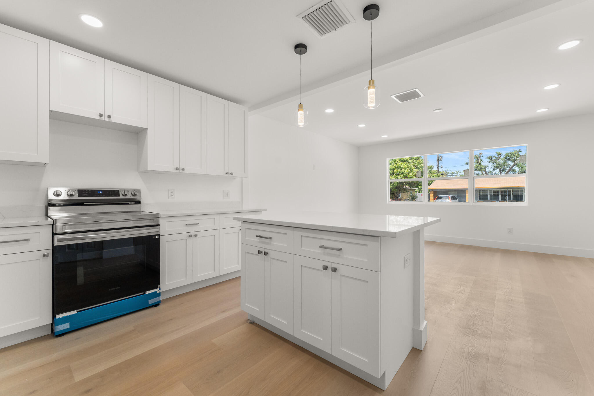 111 W 35th, Riviera Beach FL 33404