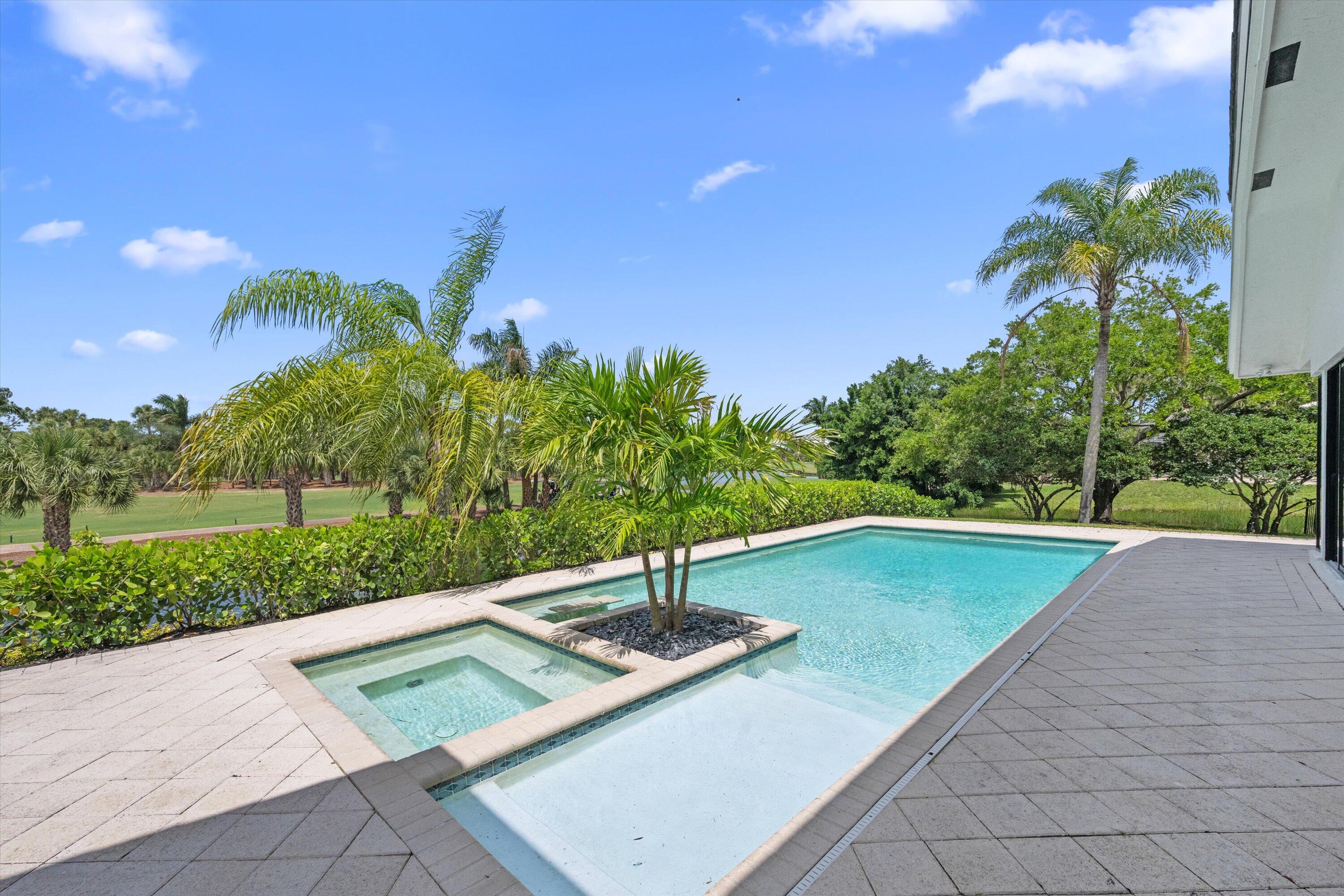 1330 Breakers West, West Palm Beach FL 33411