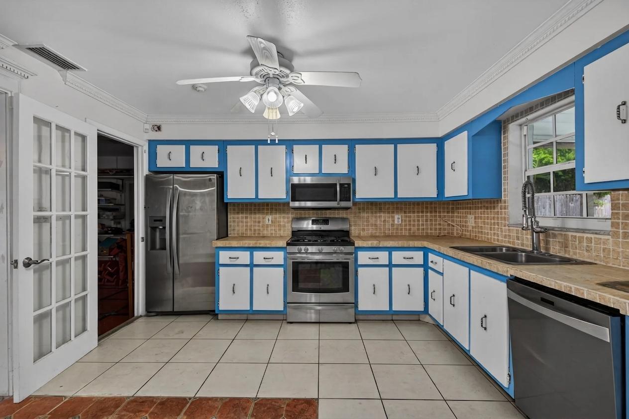 3213 Dover, Pompano Beach FL 33062