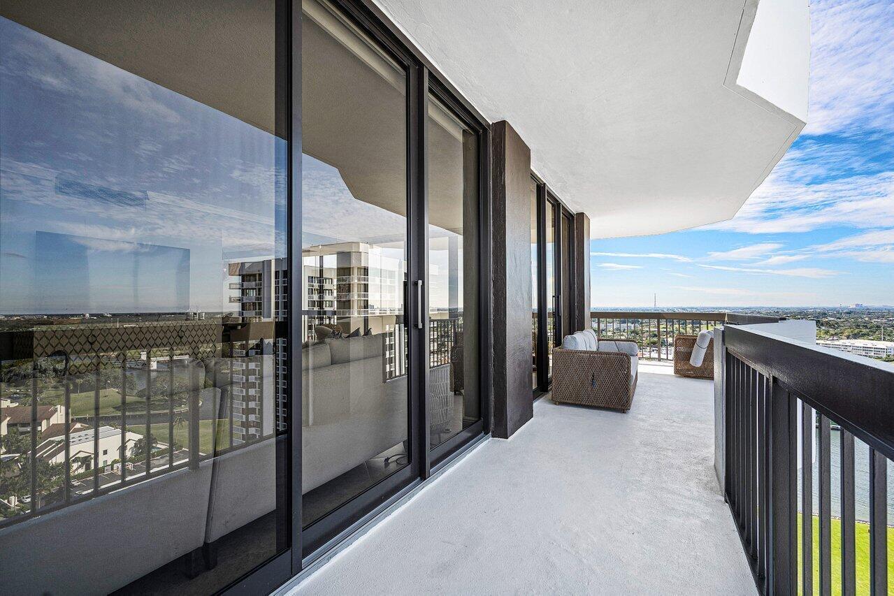 108 Lakeshore #38-ph, North Palm Beach FL 33408