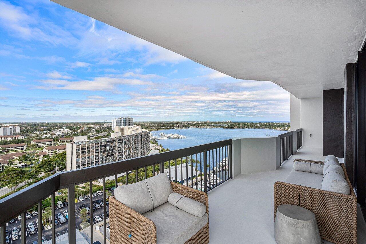 108 Lakeshore #38-ph, North Palm Beach FL 33408
