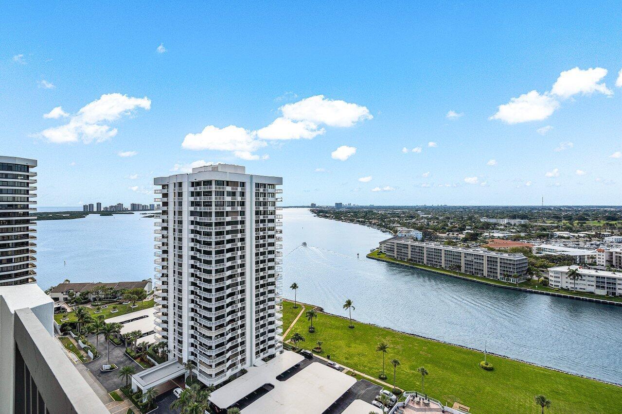 108 Lakeshore #38-ph, North Palm Beach FL 33408