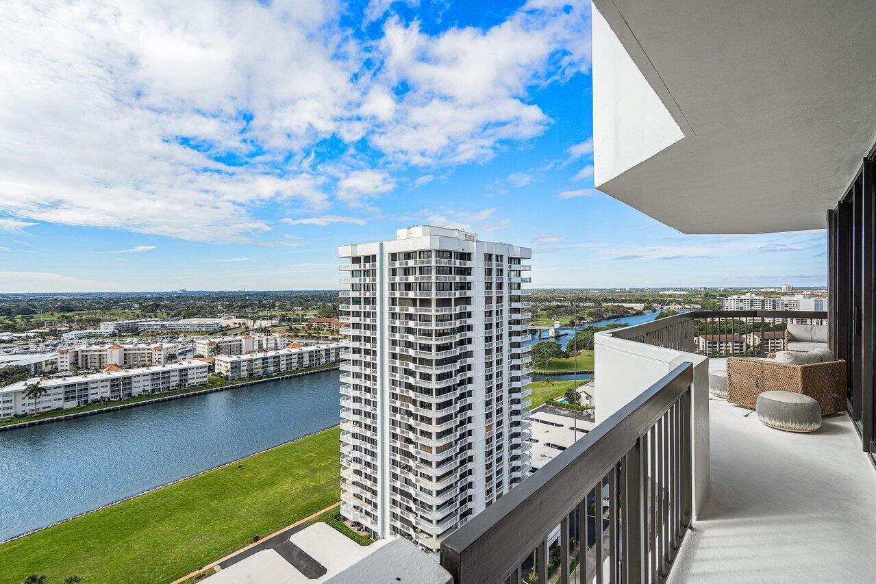 108 Lakeshore #38-ph, North Palm Beach FL 33408