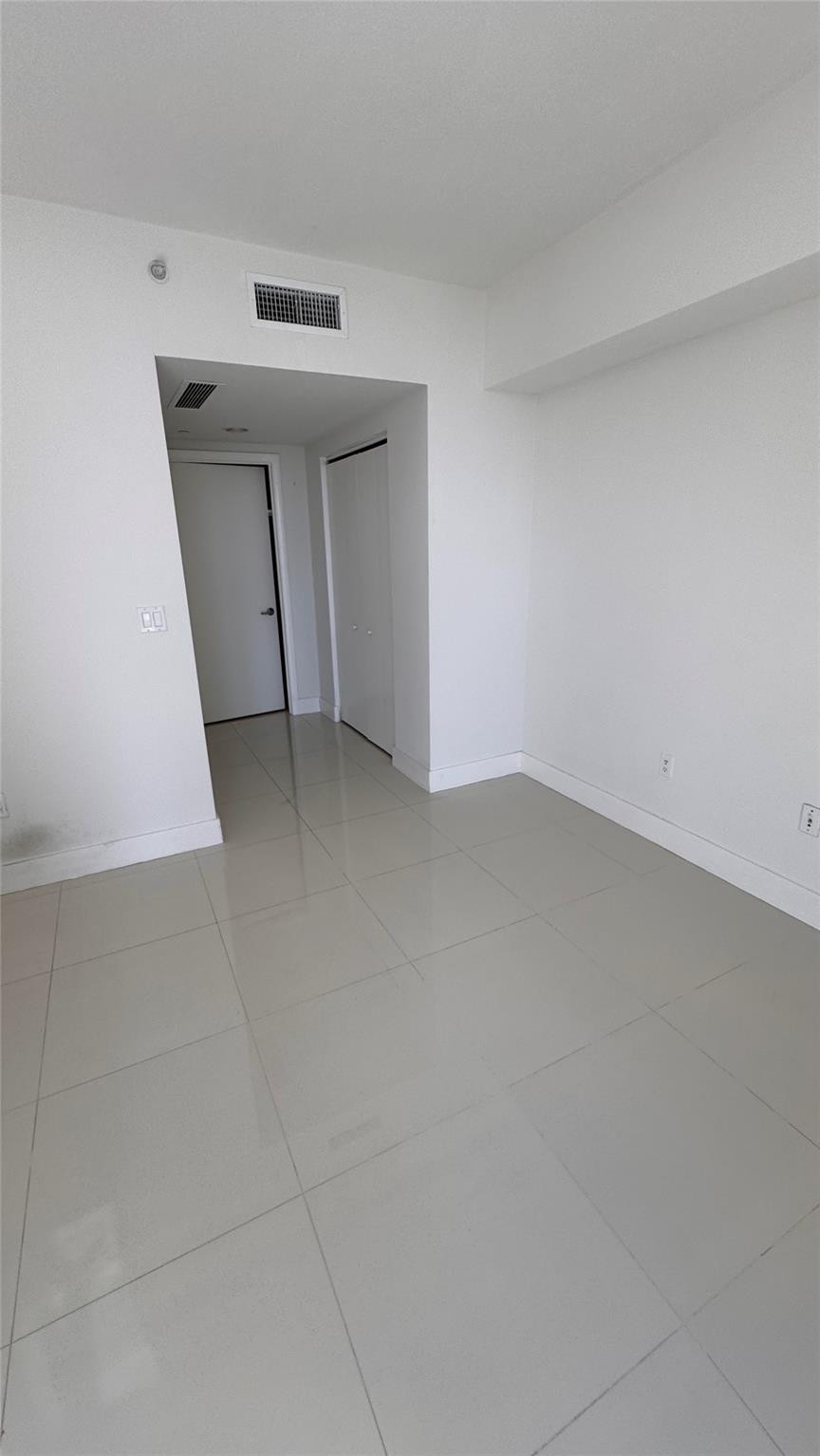 475 Brickell #4913, Miami FL 33131