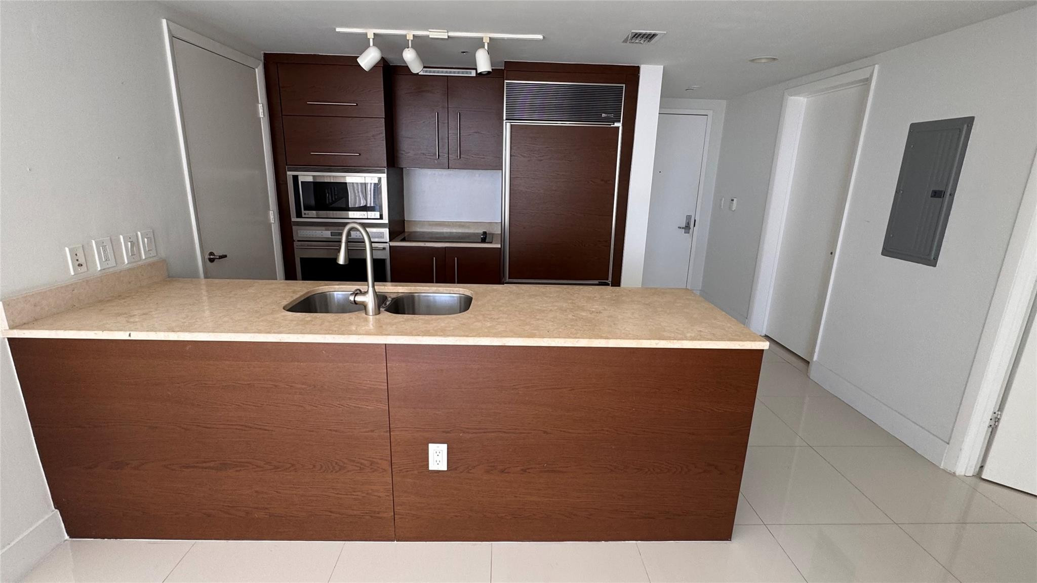 475 Brickell #4913, Miami FL 33131