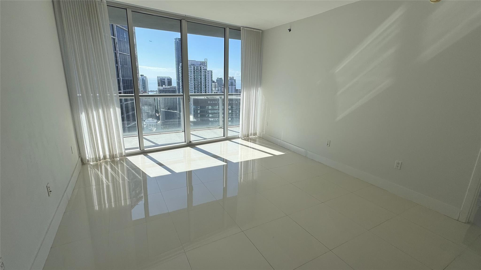 475 Brickell #4913, Miami FL 33131