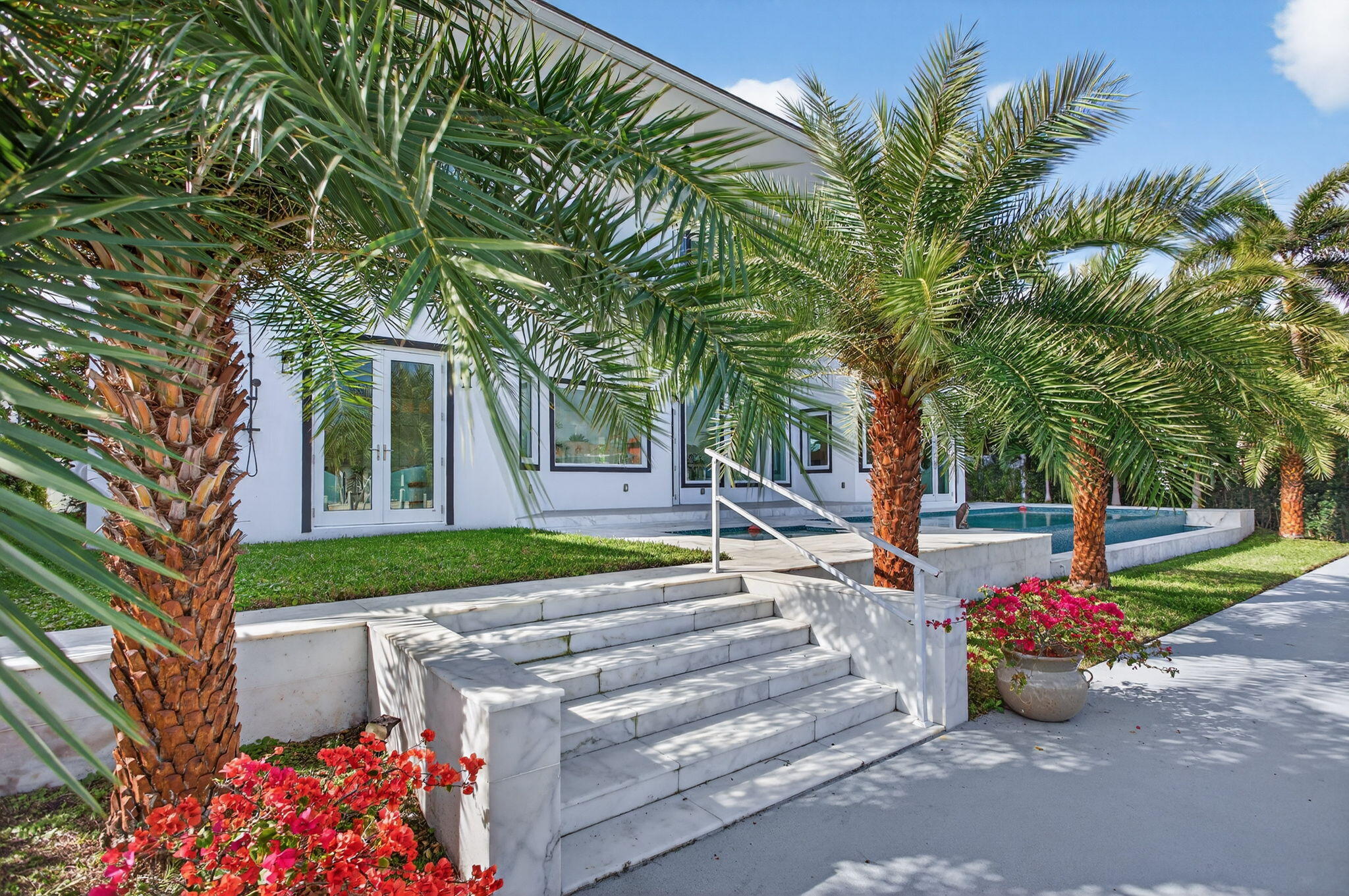 2641 NE 48th, Lighthouse Point FL 33064