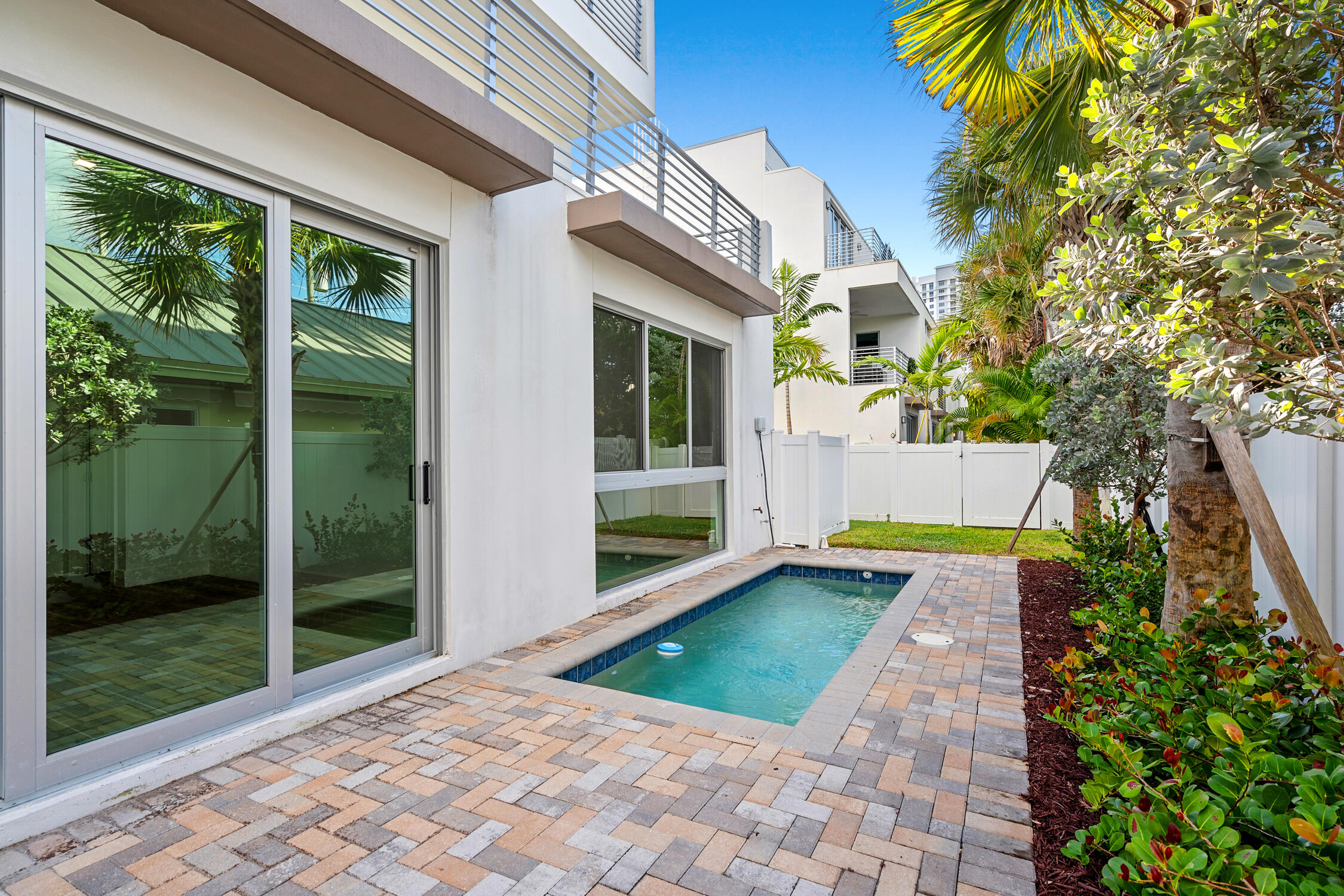 11 SE 11th, Fort Lauderdale FL 33301