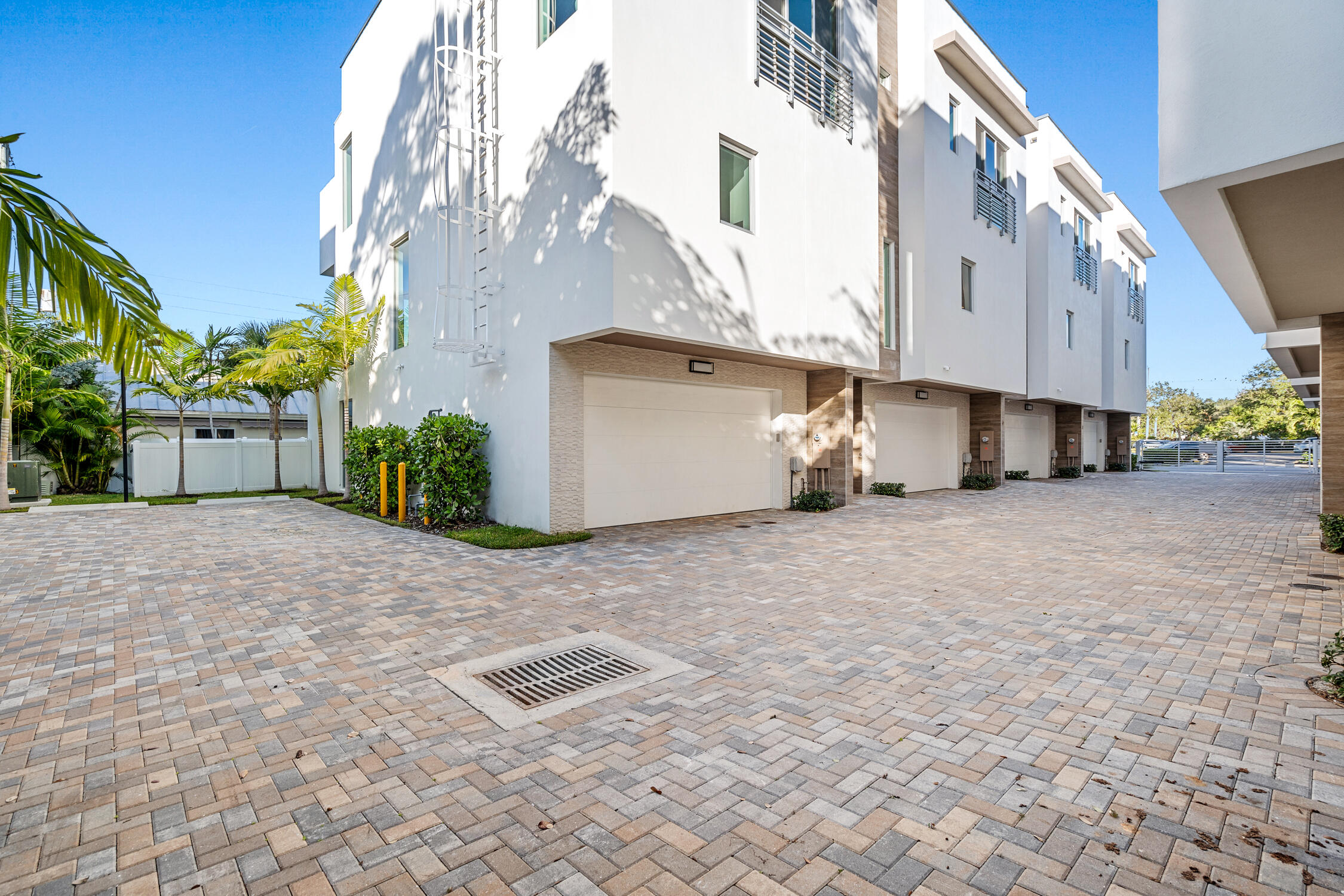 11 SE 11th, Fort Lauderdale FL 33301