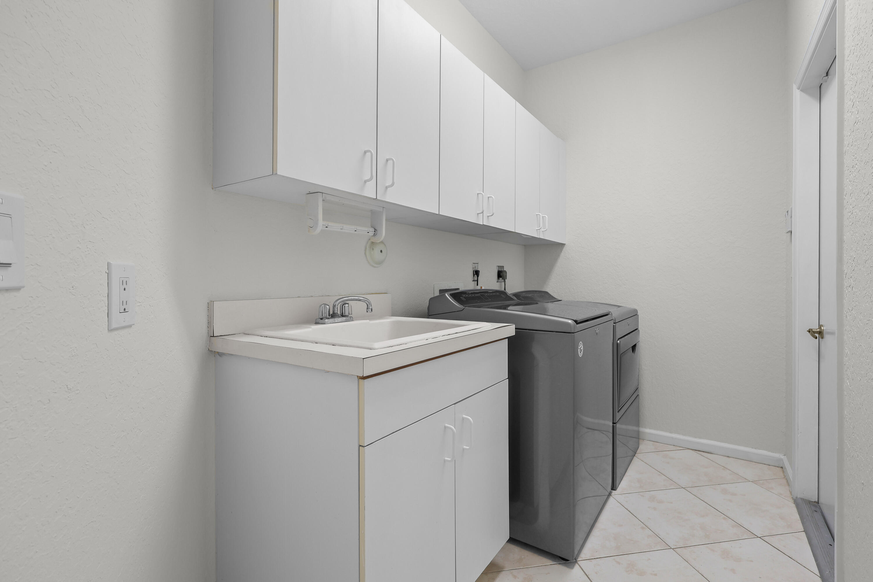 7835 NW 78th, Tamarac FL 33321