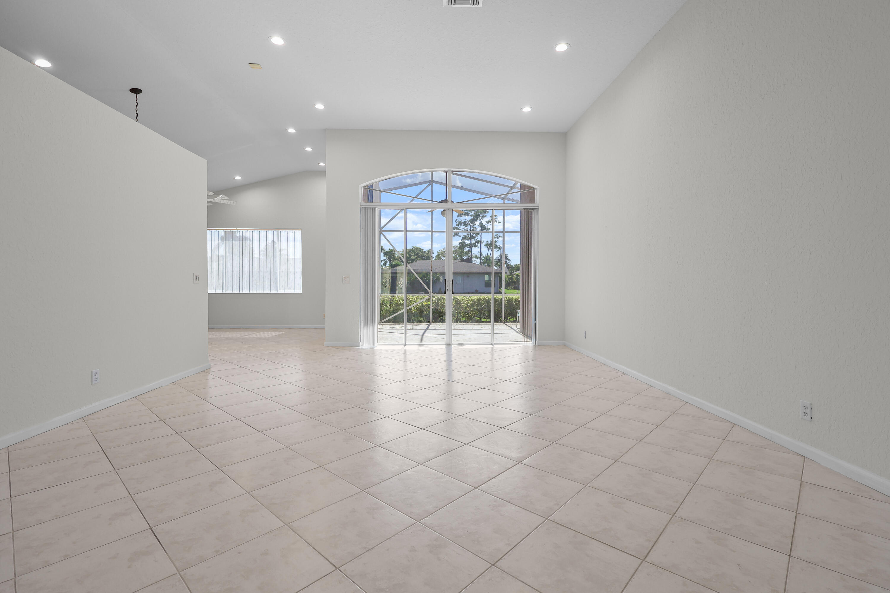7835 NW 78th, Tamarac FL 33321