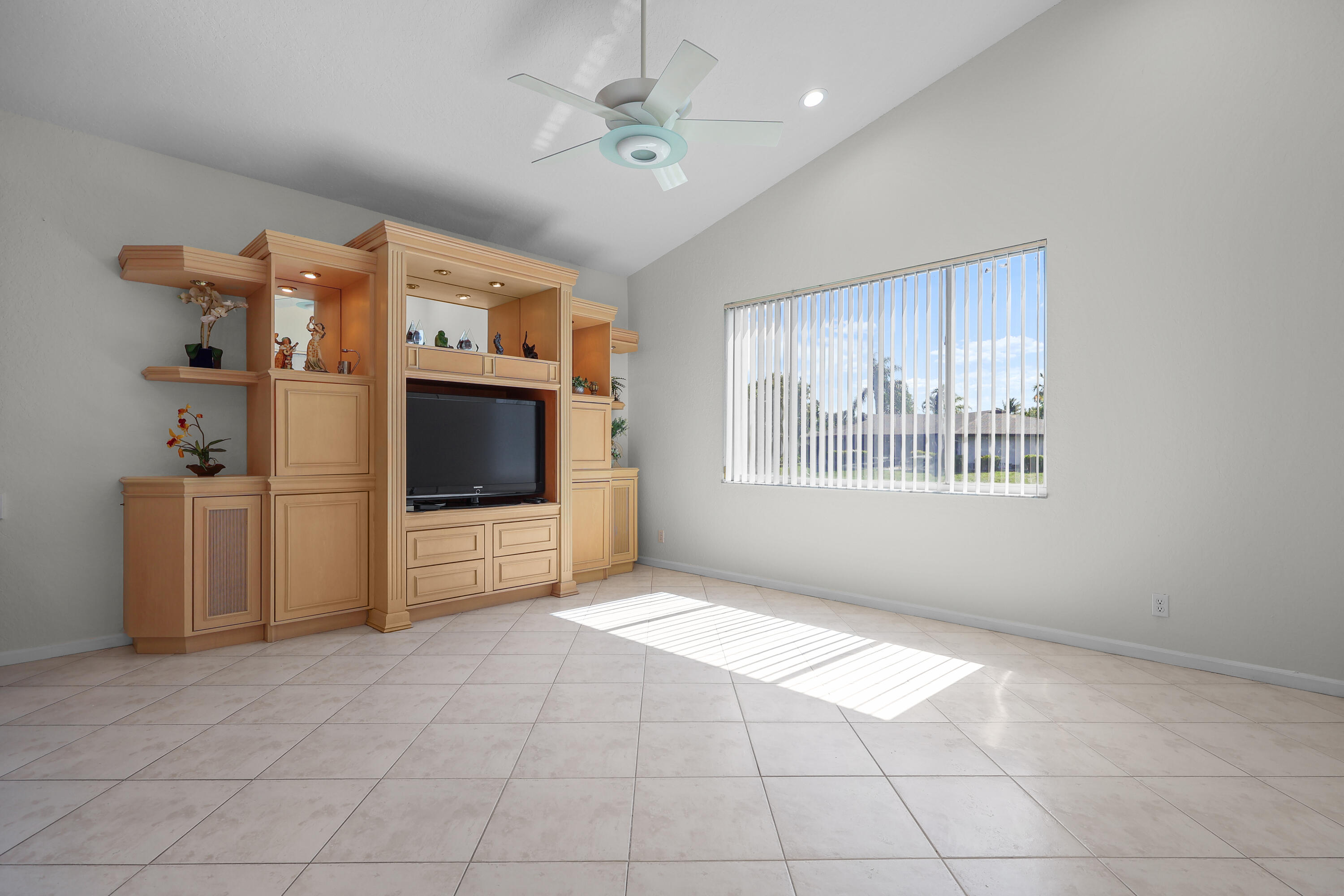 7835 NW 78th, Tamarac FL 33321