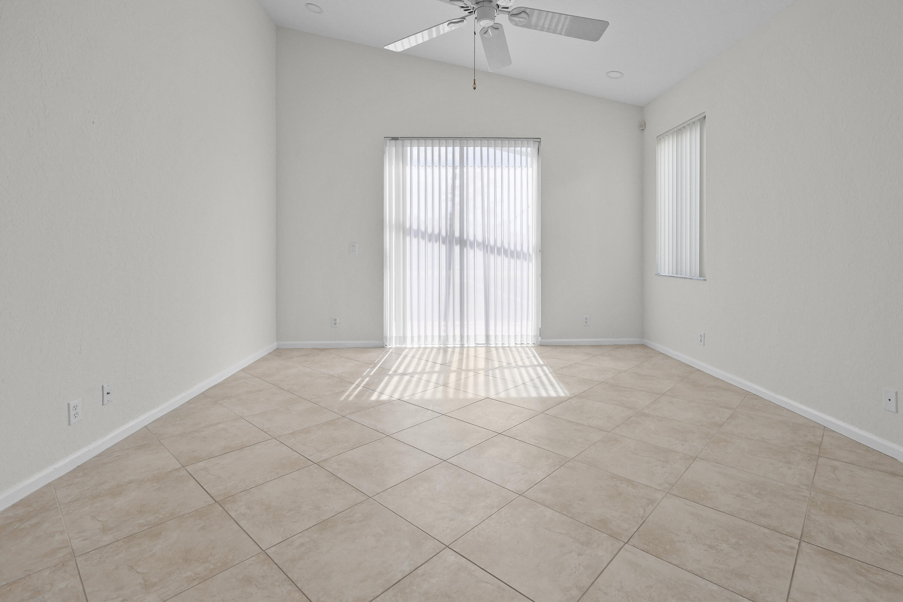 7835 NW 78th, Tamarac FL 33321