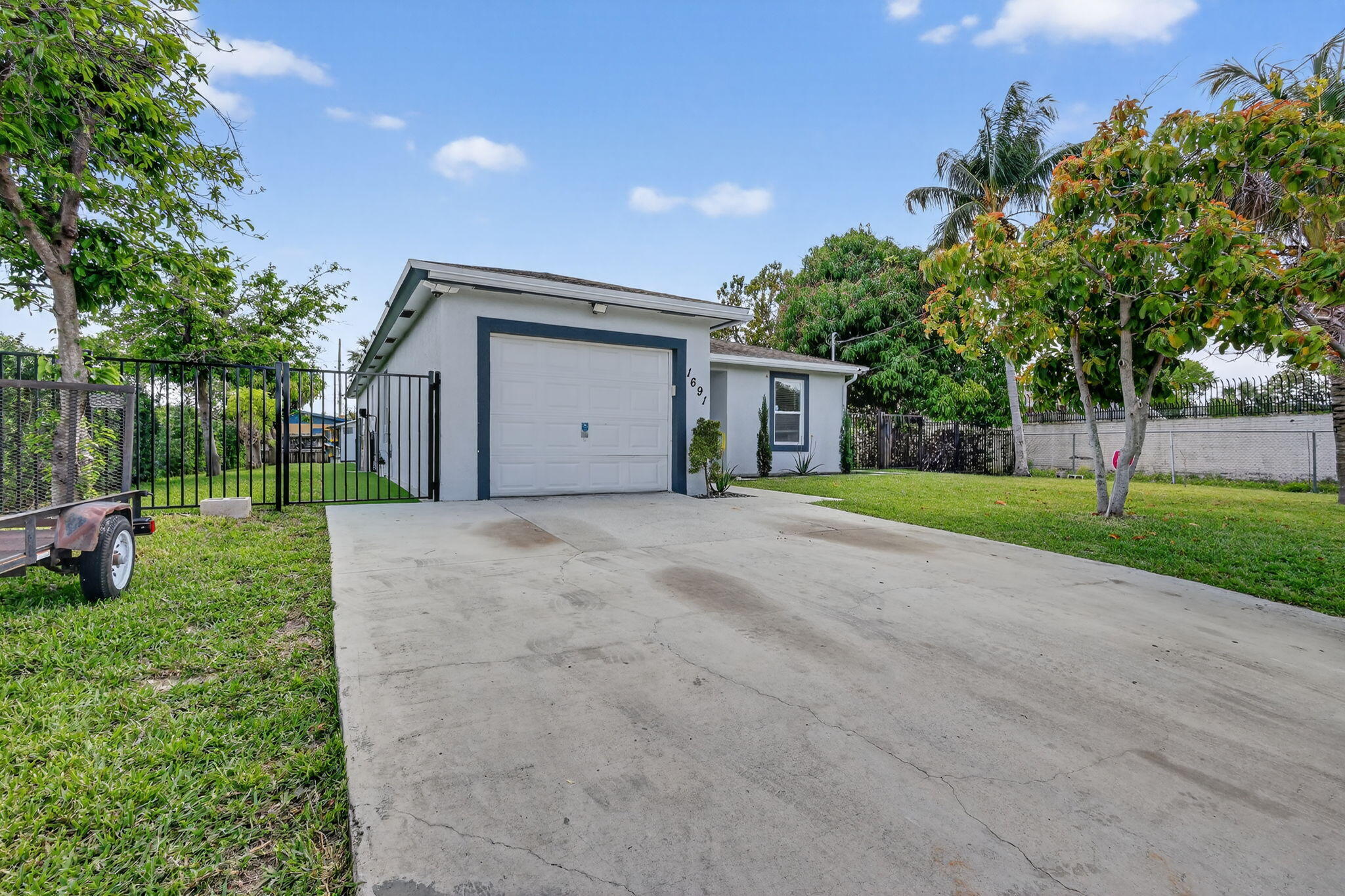 1691 W 26th, Riviera Beach FL 33404