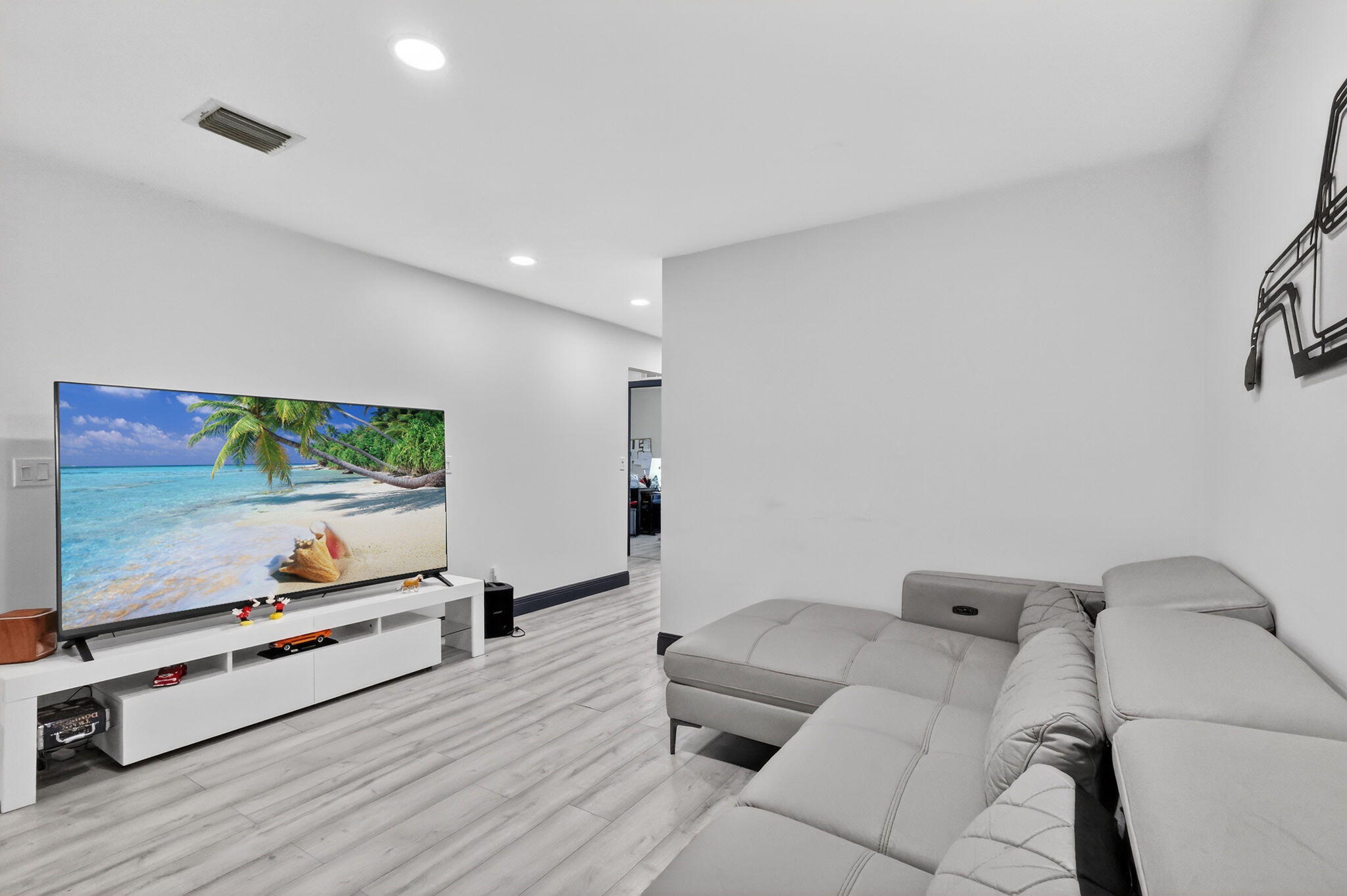 1691 W 26th, Riviera Beach FL 33404
