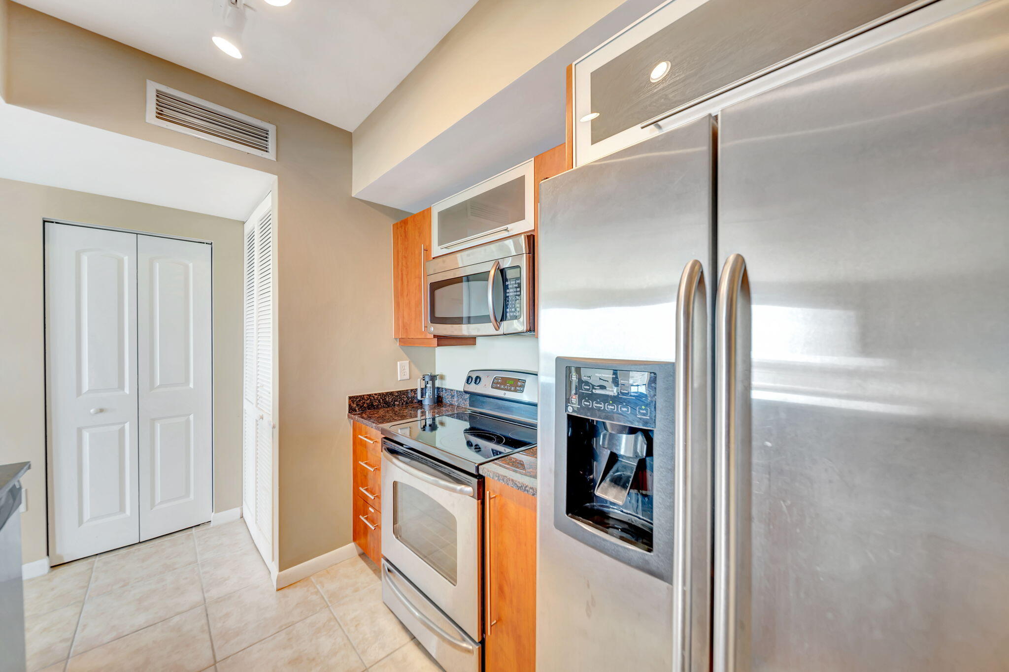 7350 SW 89th #2102s, Miami FL 33156