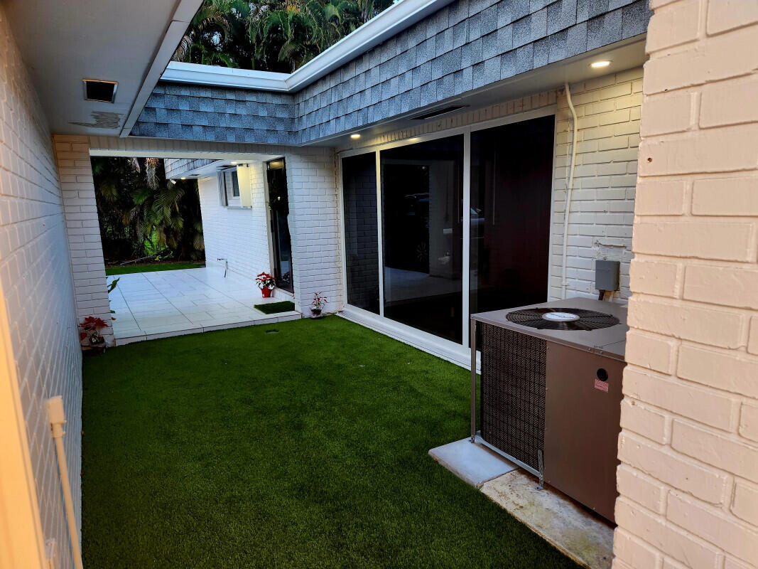 5707 White Hickory, Tamarac FL 33319