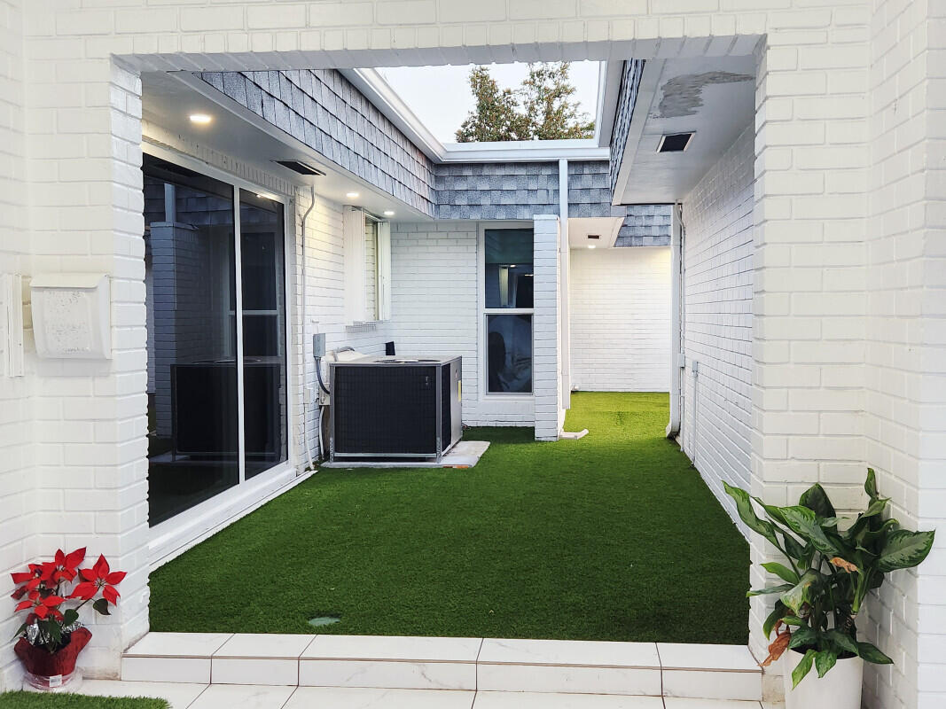5707 White Hickory, Tamarac FL 33319