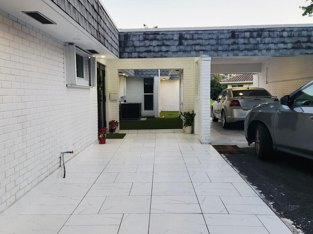 5707 White Hickory, Tamarac FL 33319