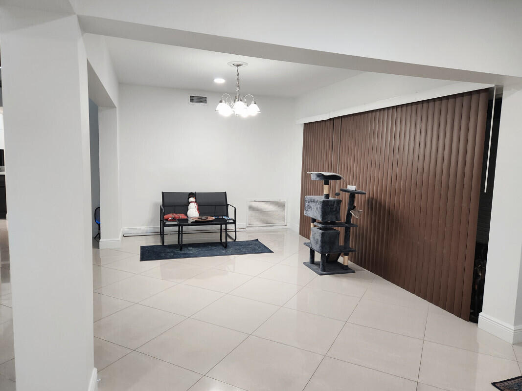 5707 White Hickory, Tamarac FL 33319