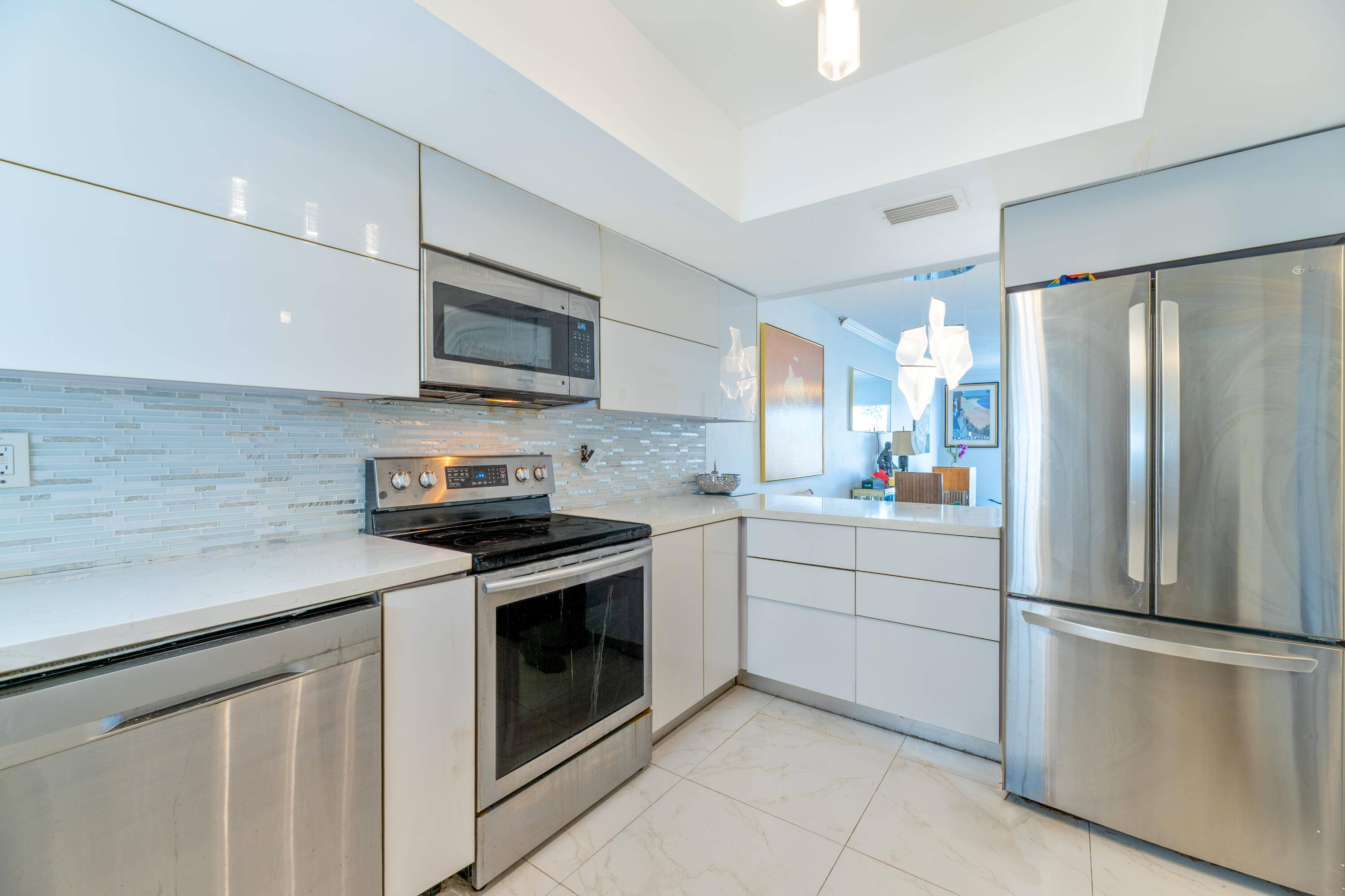2841 NE 33rd #303, Fort Lauderdale FL 33306