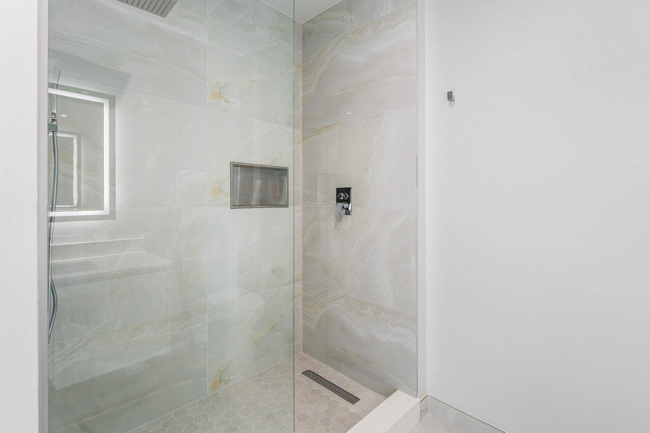 220 Lake Shore #1415, Lake Park FL 33403
