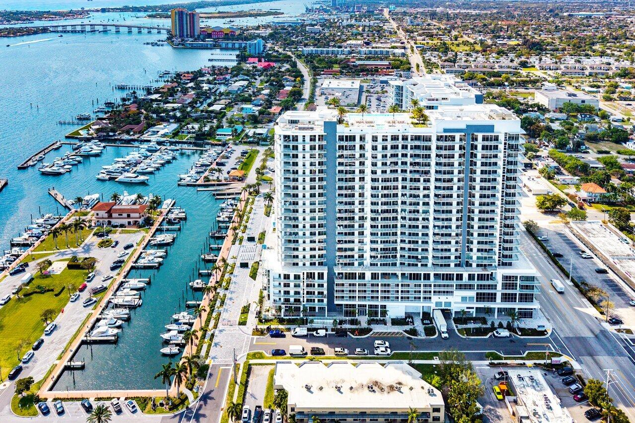 220 Lake Shore #1415, Lake Park FL 33403
