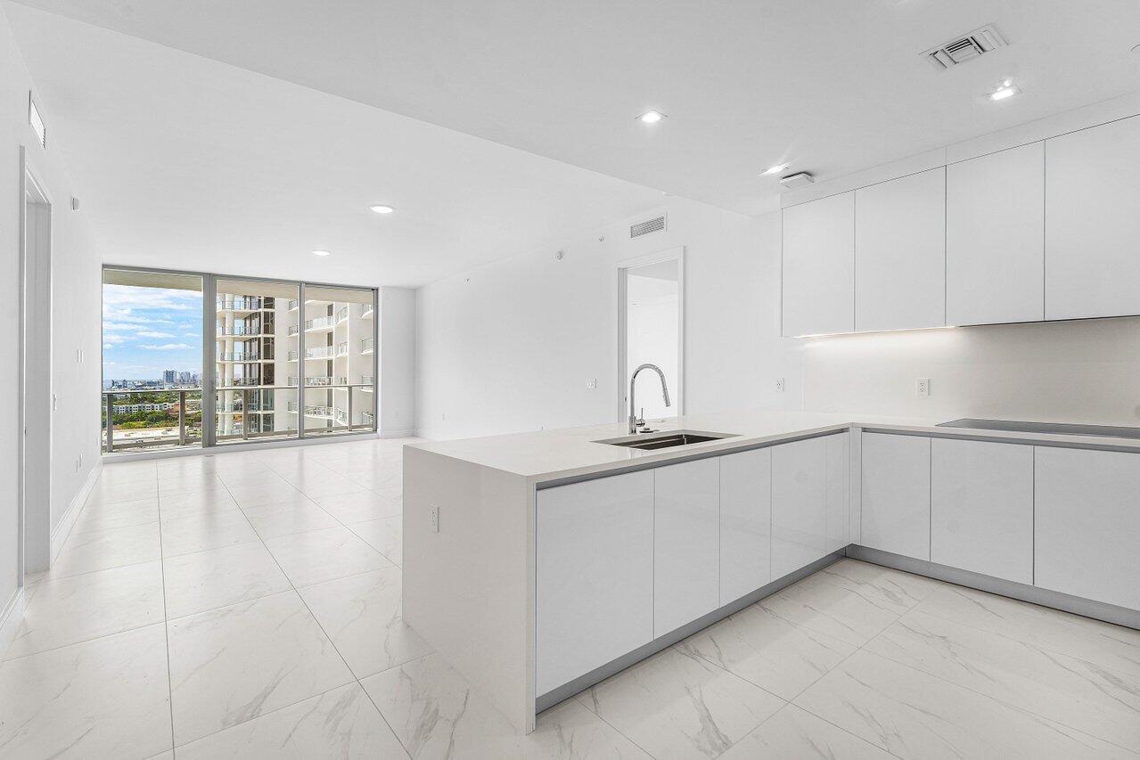 220 Lake Shore #1415, Lake Park FL 33403