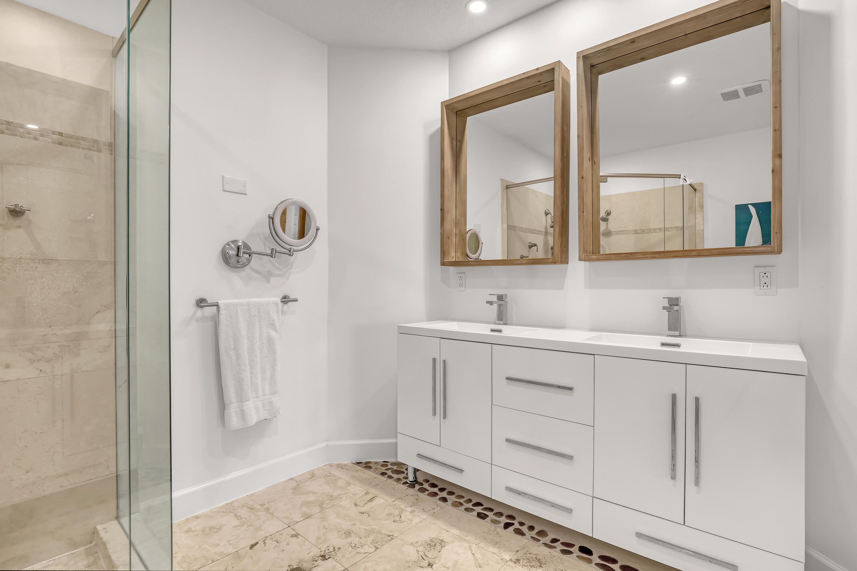 302 Sea Oats #E, Juno Beach FL 33408