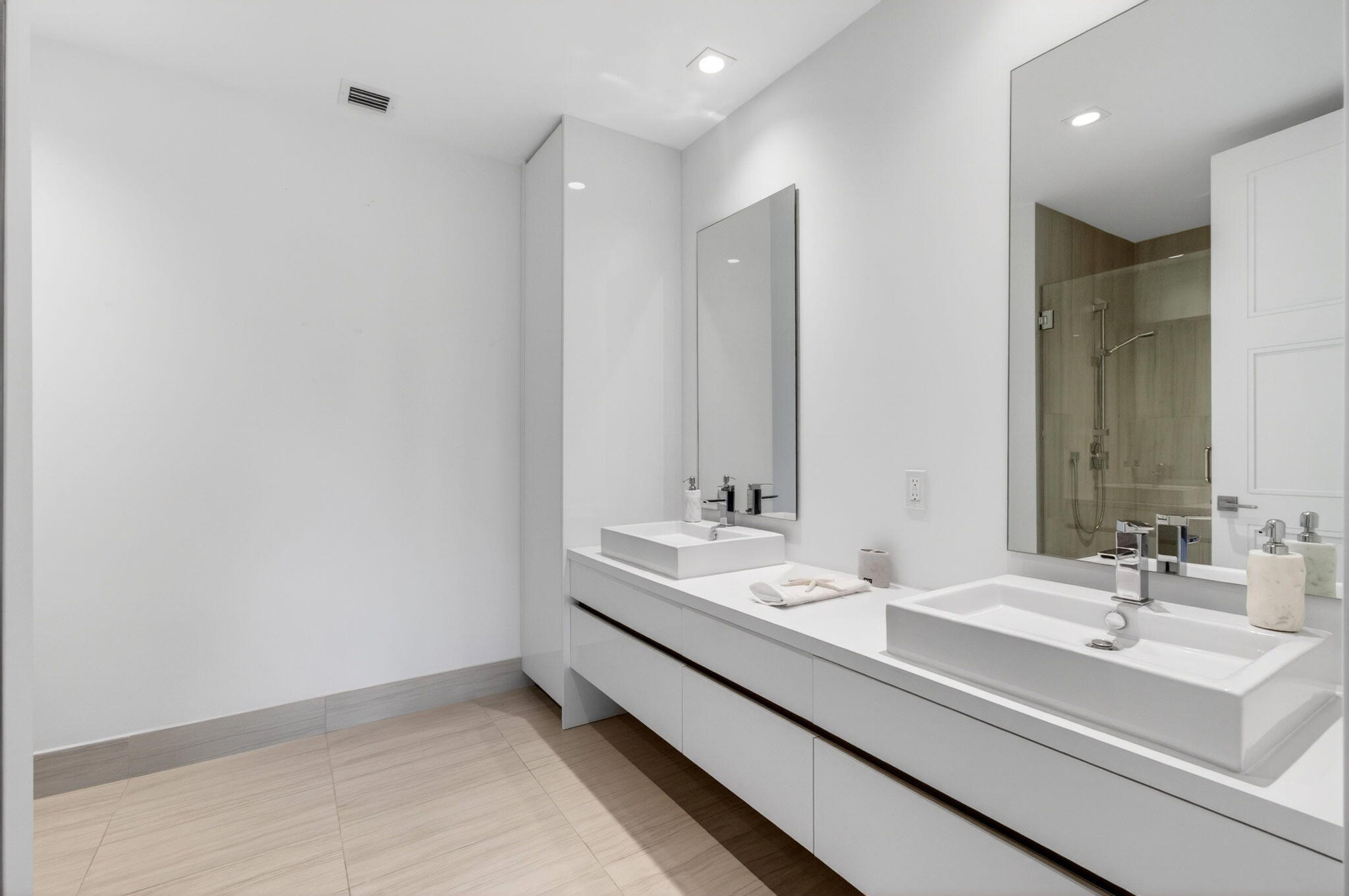 155 E Boca Raton #Th3, Boca Raton FL 33432