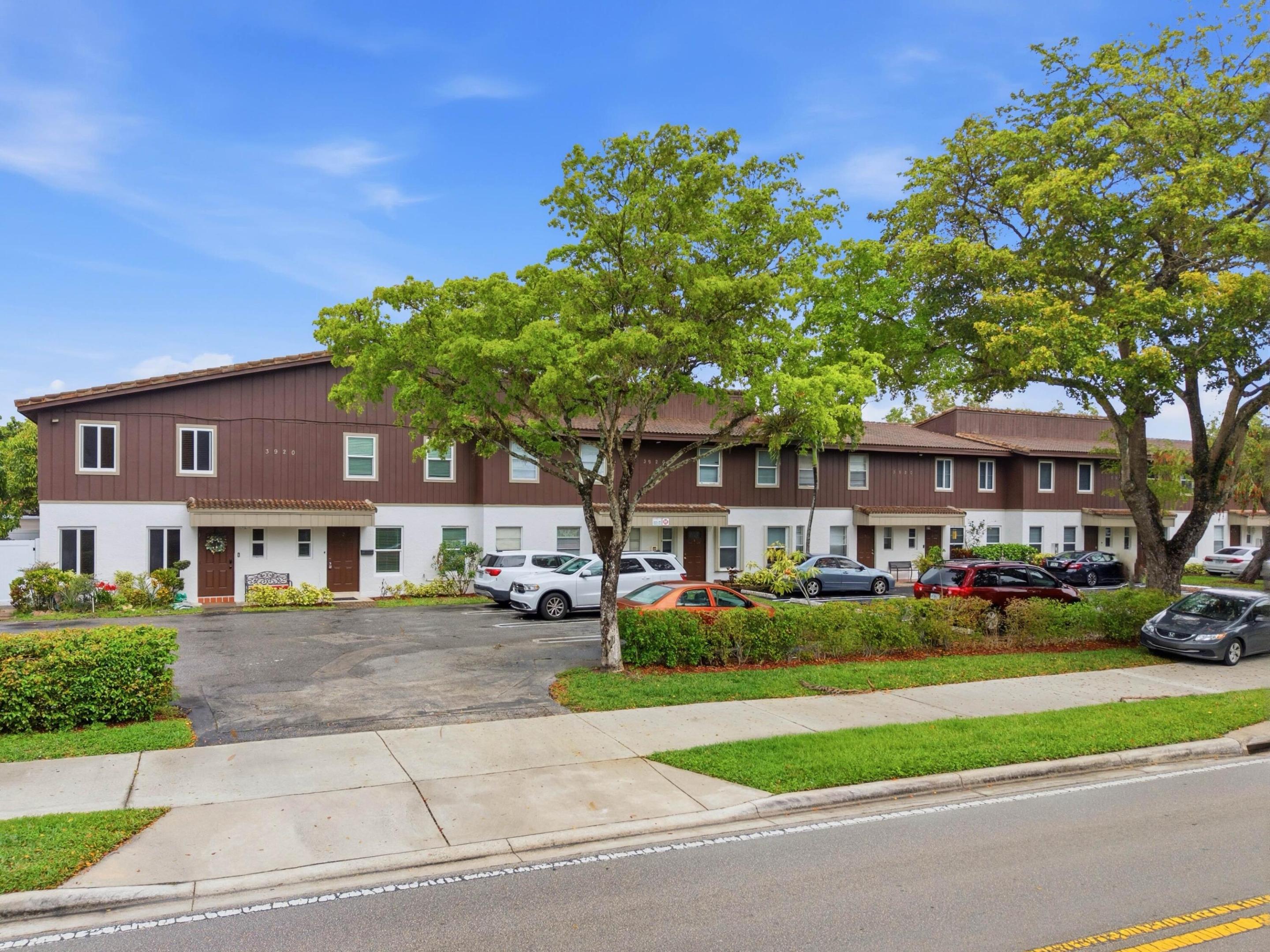 3920 Woodside #Apt 11, Coral Springs FL 33065