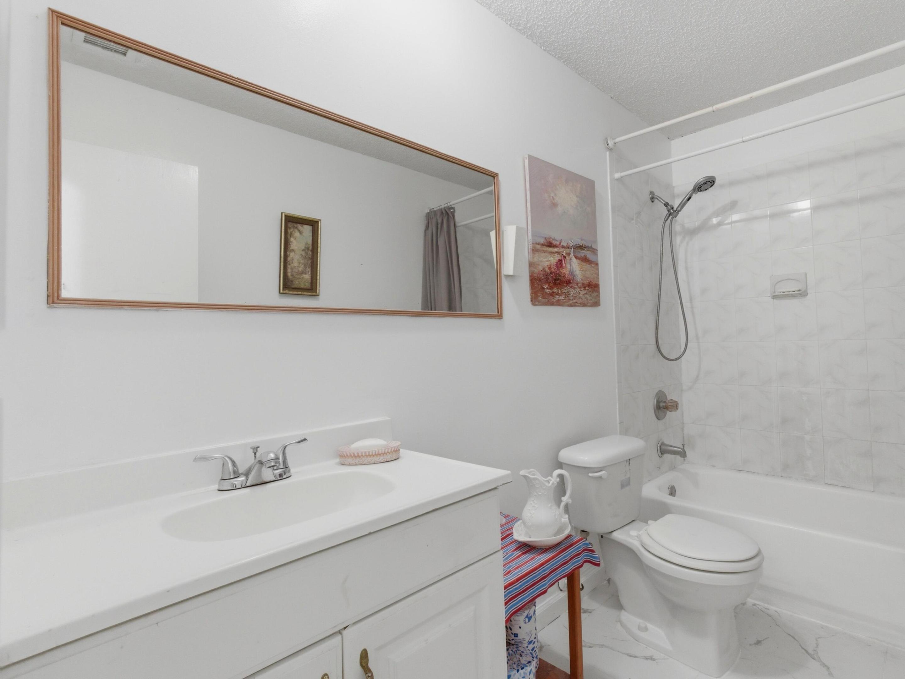 3920 Woodside #Apt 11, Coral Springs FL 33065