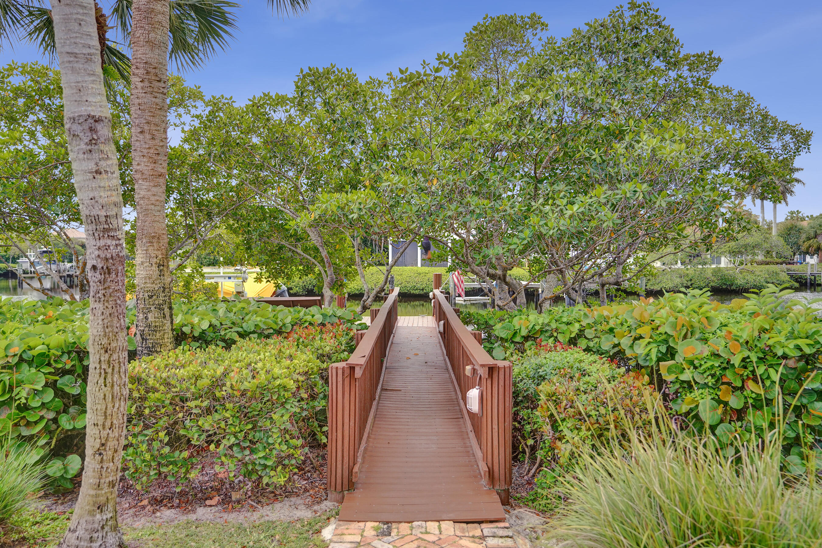 18669 SE Palm Island, Jupiter FL 33458