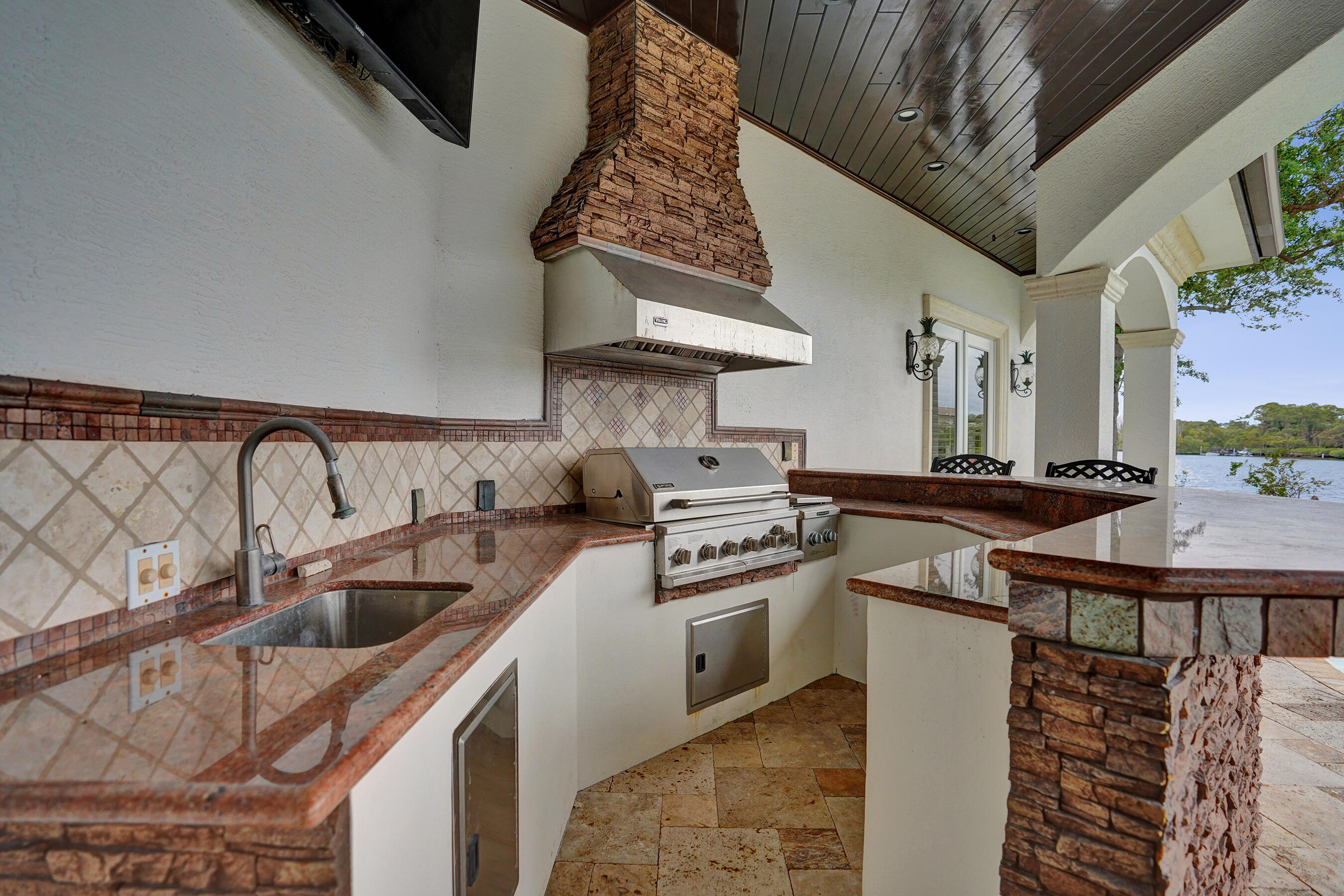 18669 SE Palm Island, Jupiter FL 33458