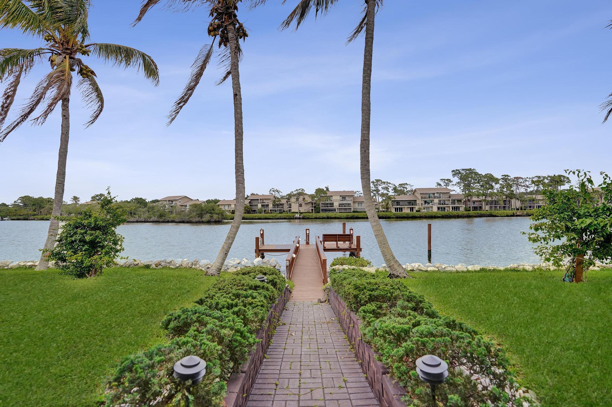 18669 SE Palm Island, Jupiter FL 33458