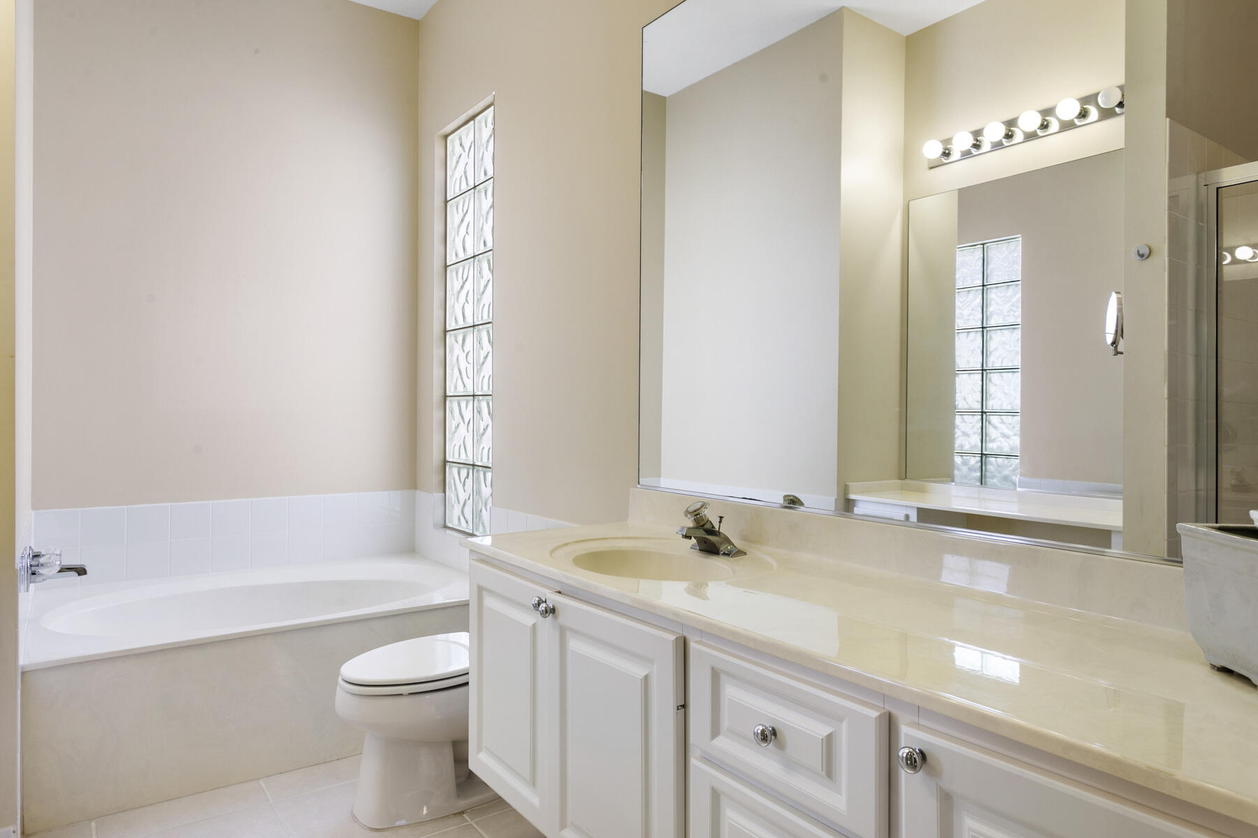 7877 Red River, West Palm Beach FL 33411