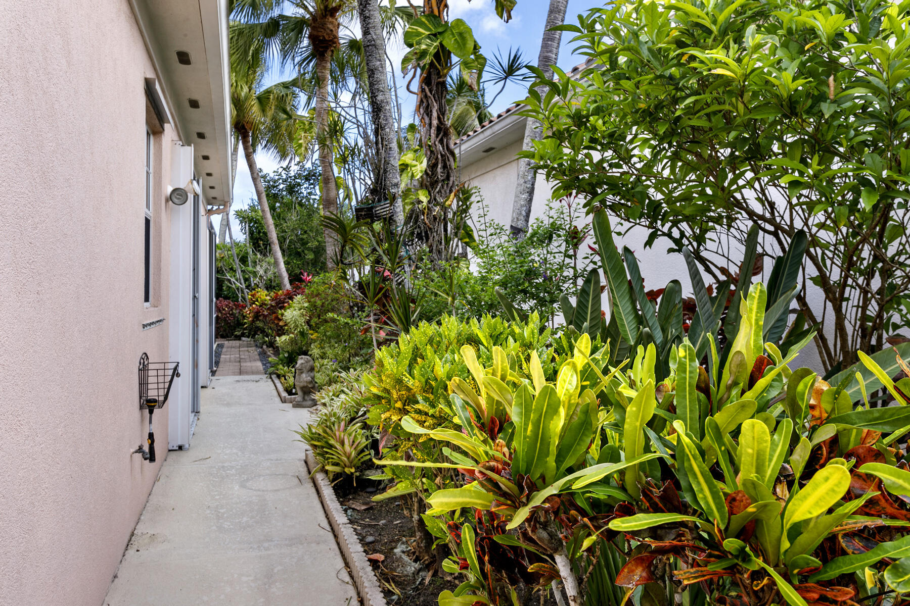 7877 Red River, West Palm Beach FL 33411