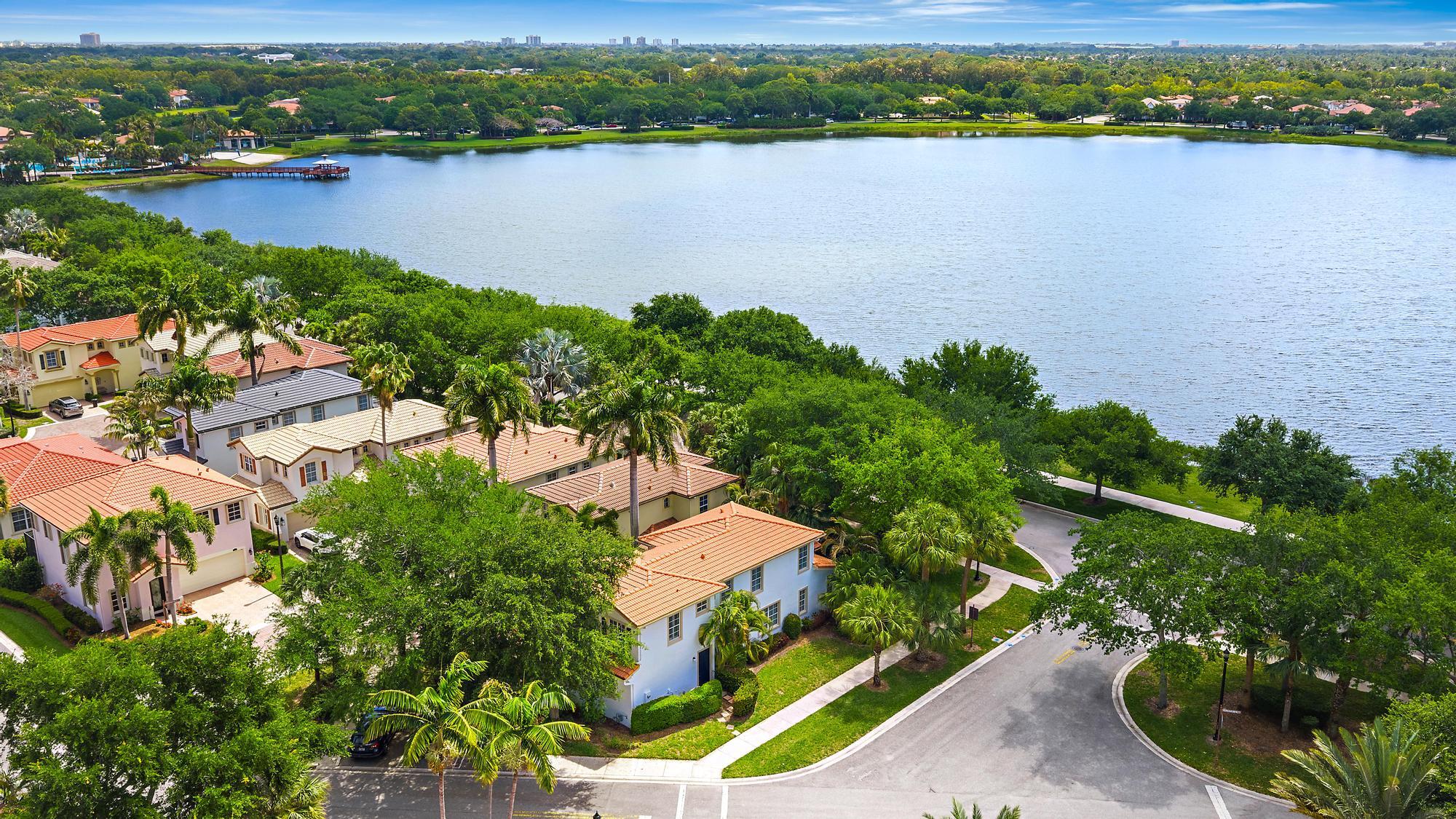 520 Tomahawk, Palm Beach Gardens FL 33410