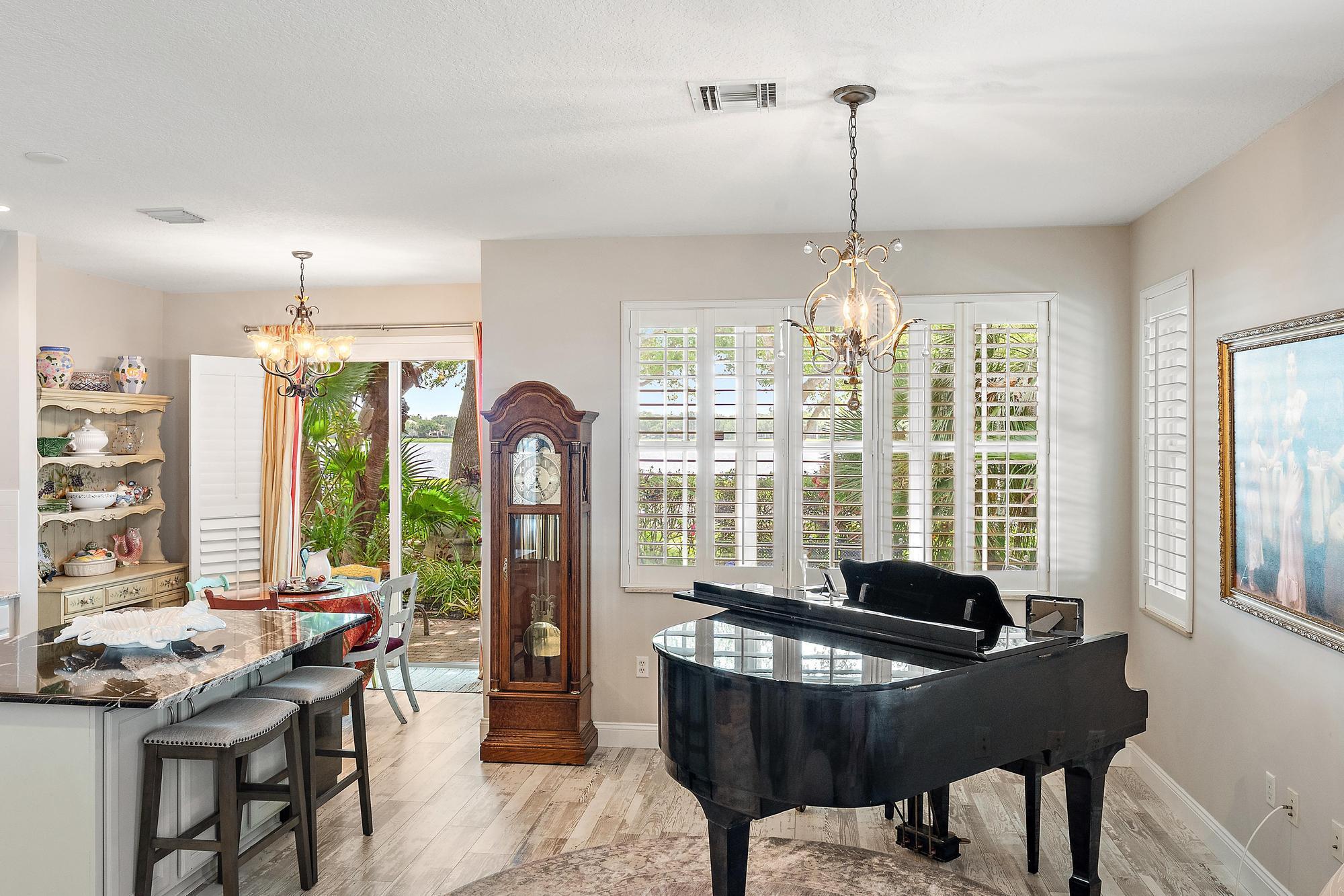 520 Tomahawk, Palm Beach Gardens FL 33410