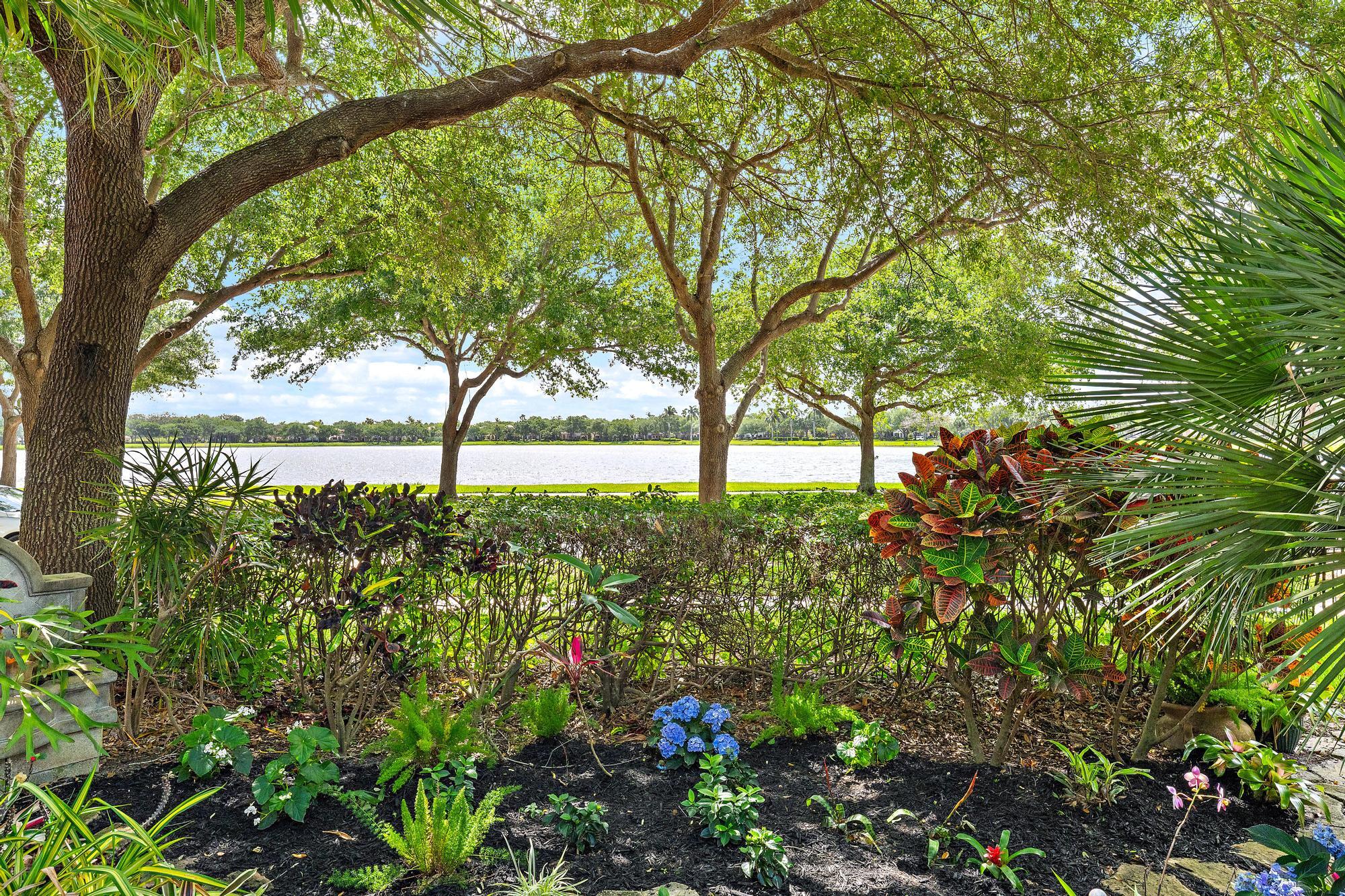 520 Tomahawk, Palm Beach Gardens FL 33410