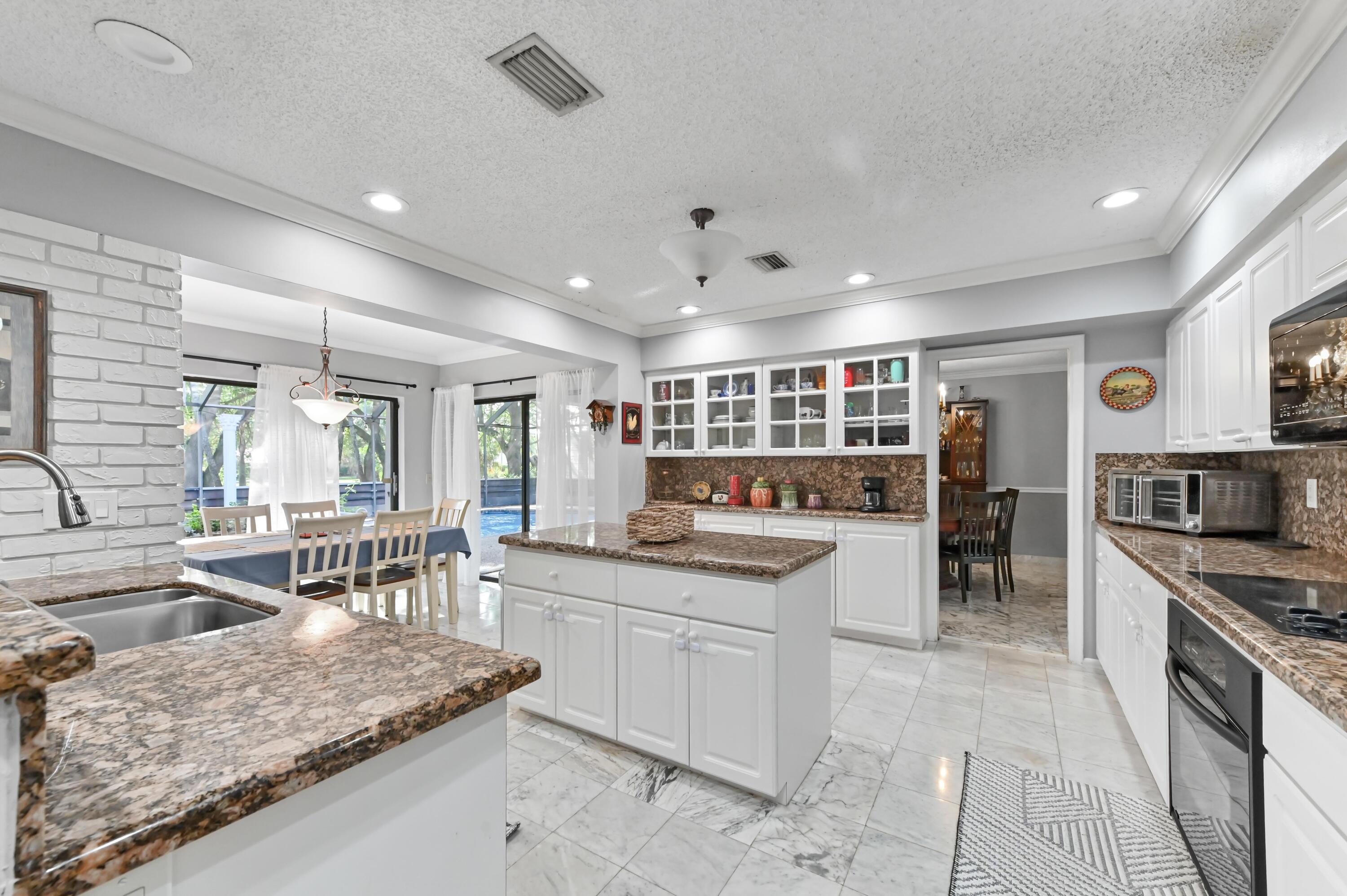 9351 NW 44th, Coral Springs FL 33065