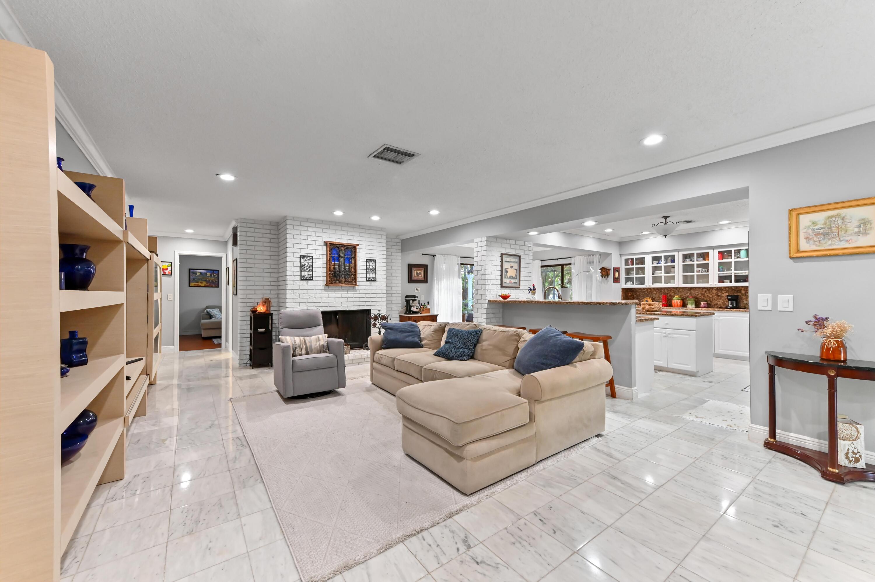 9351 NW 44th, Coral Springs FL 33065