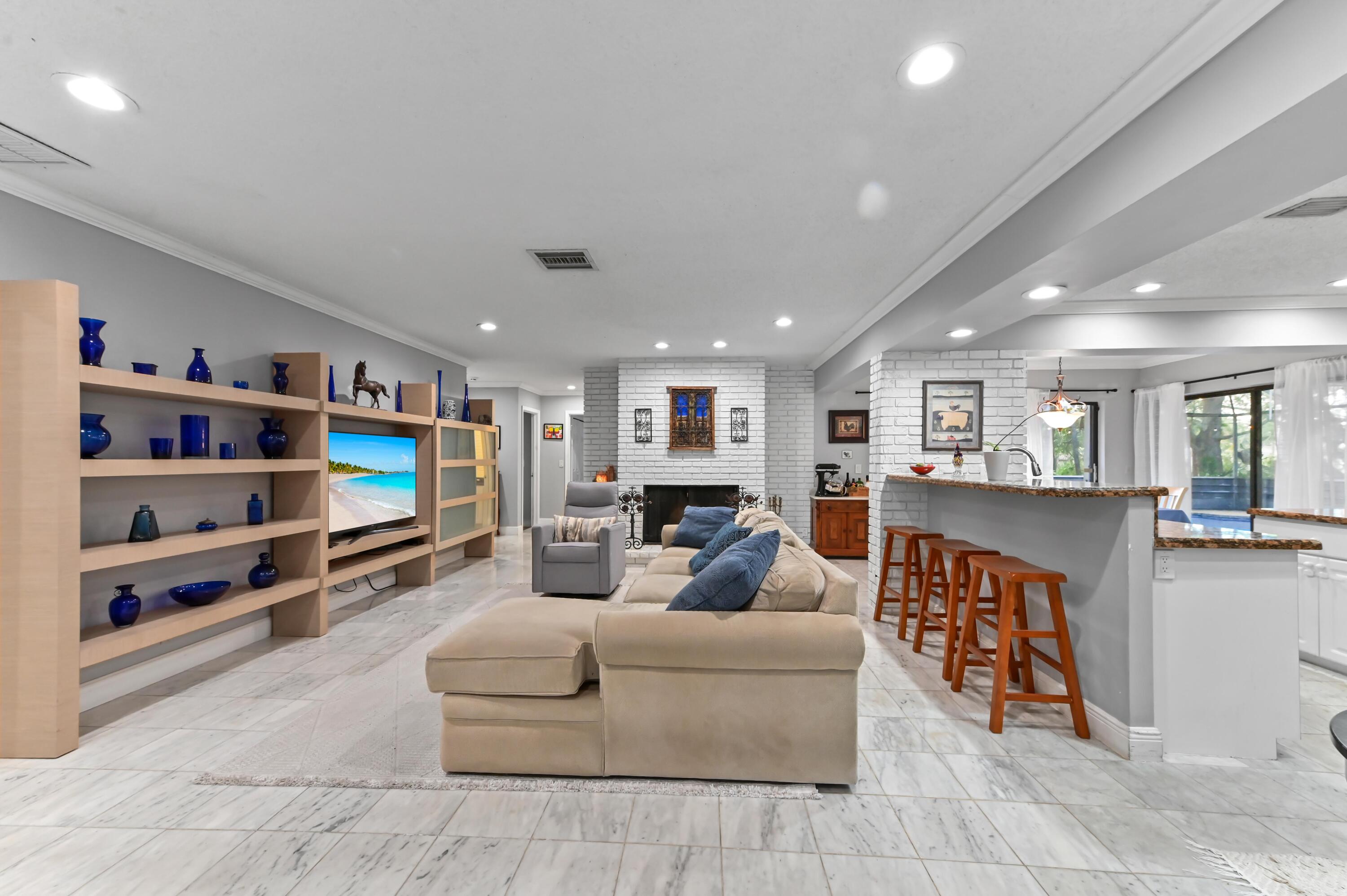 9351 NW 44th, Coral Springs FL 33065