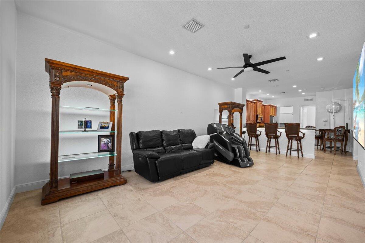 5102 Artesa, Palm Beach Gardens FL 33418