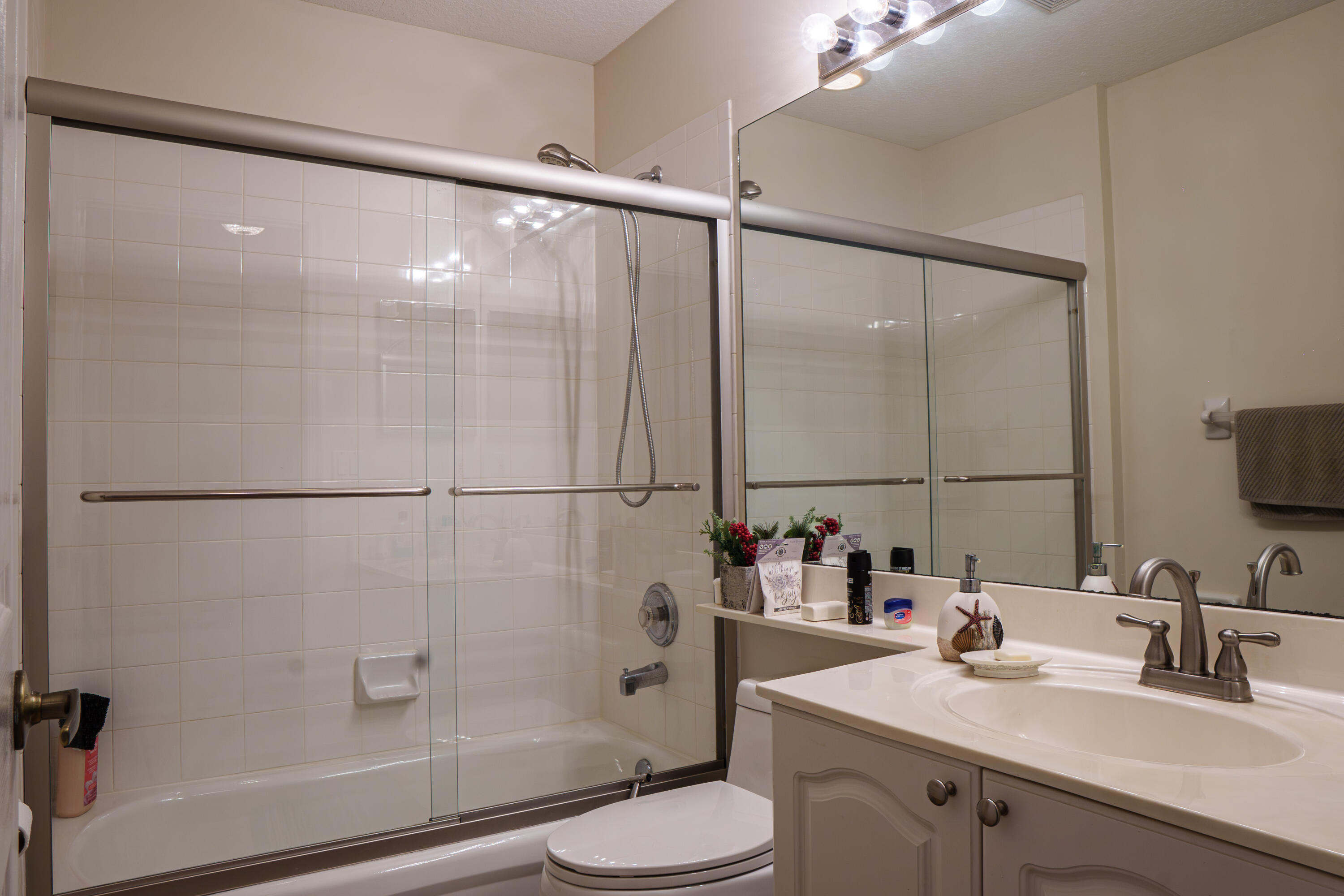 8058 Via Hacienda, Riviera Beach FL 33418